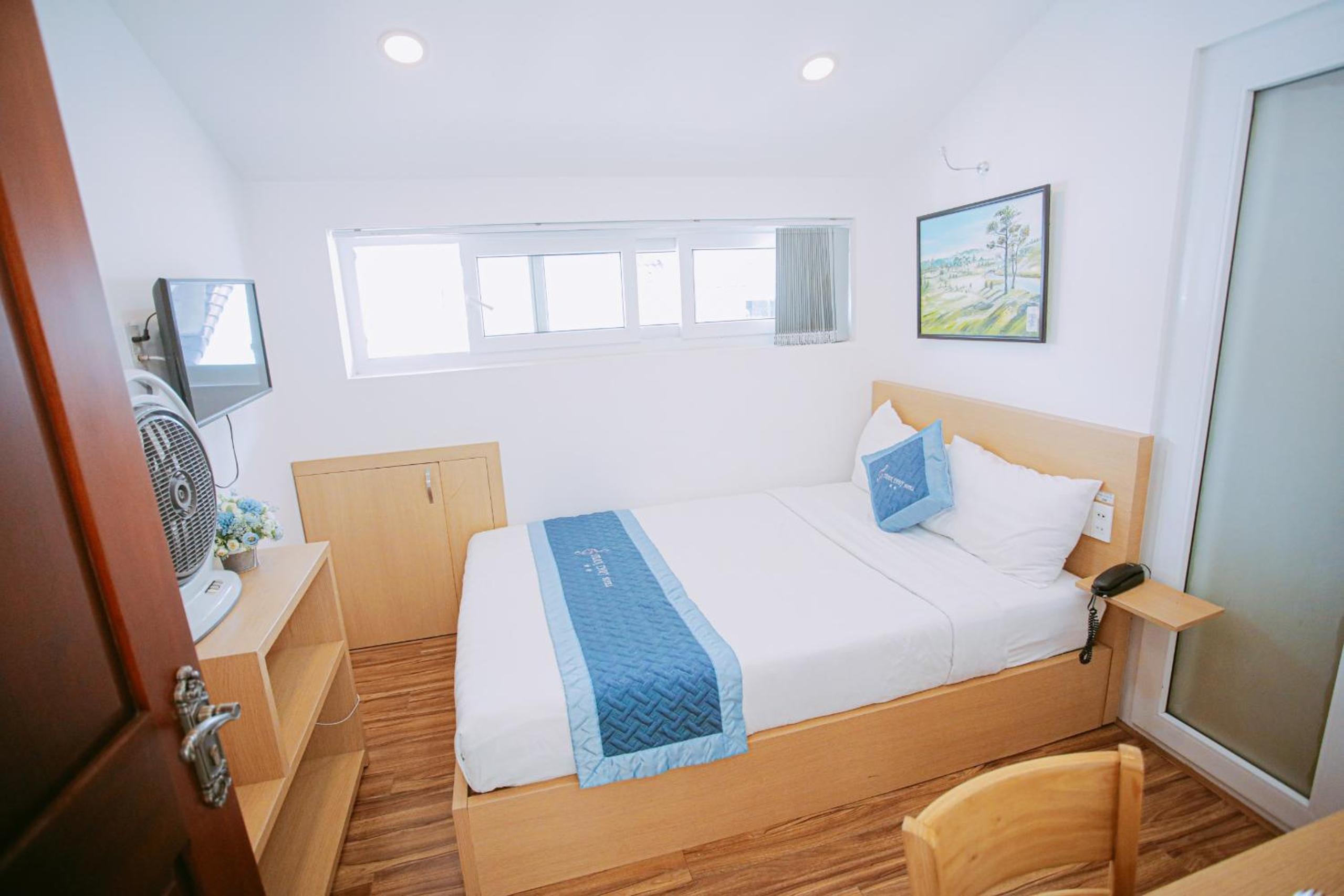 Standard Double Room - Photo 3