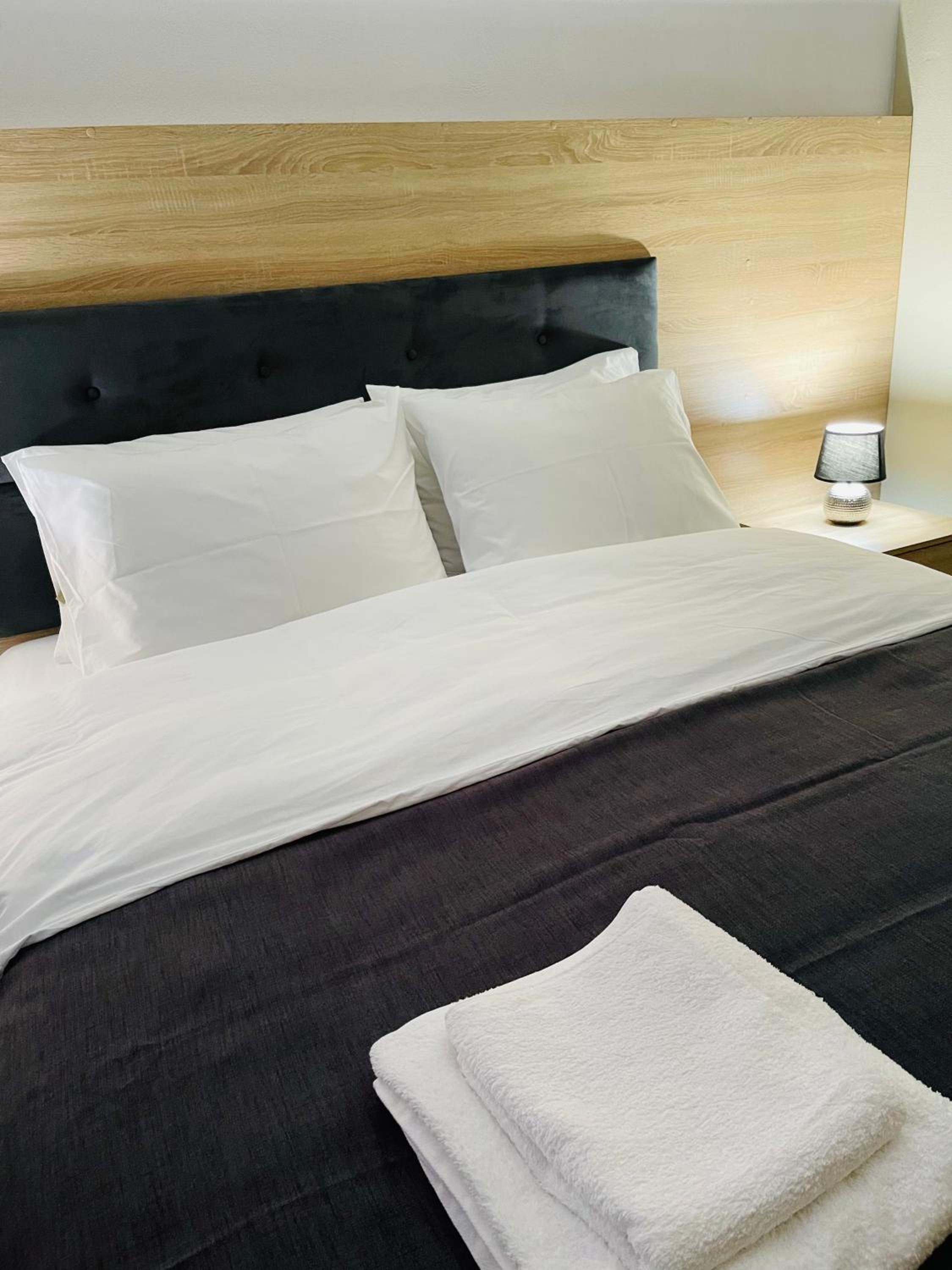 Deluxe Double Room with Extra Bed photo 1