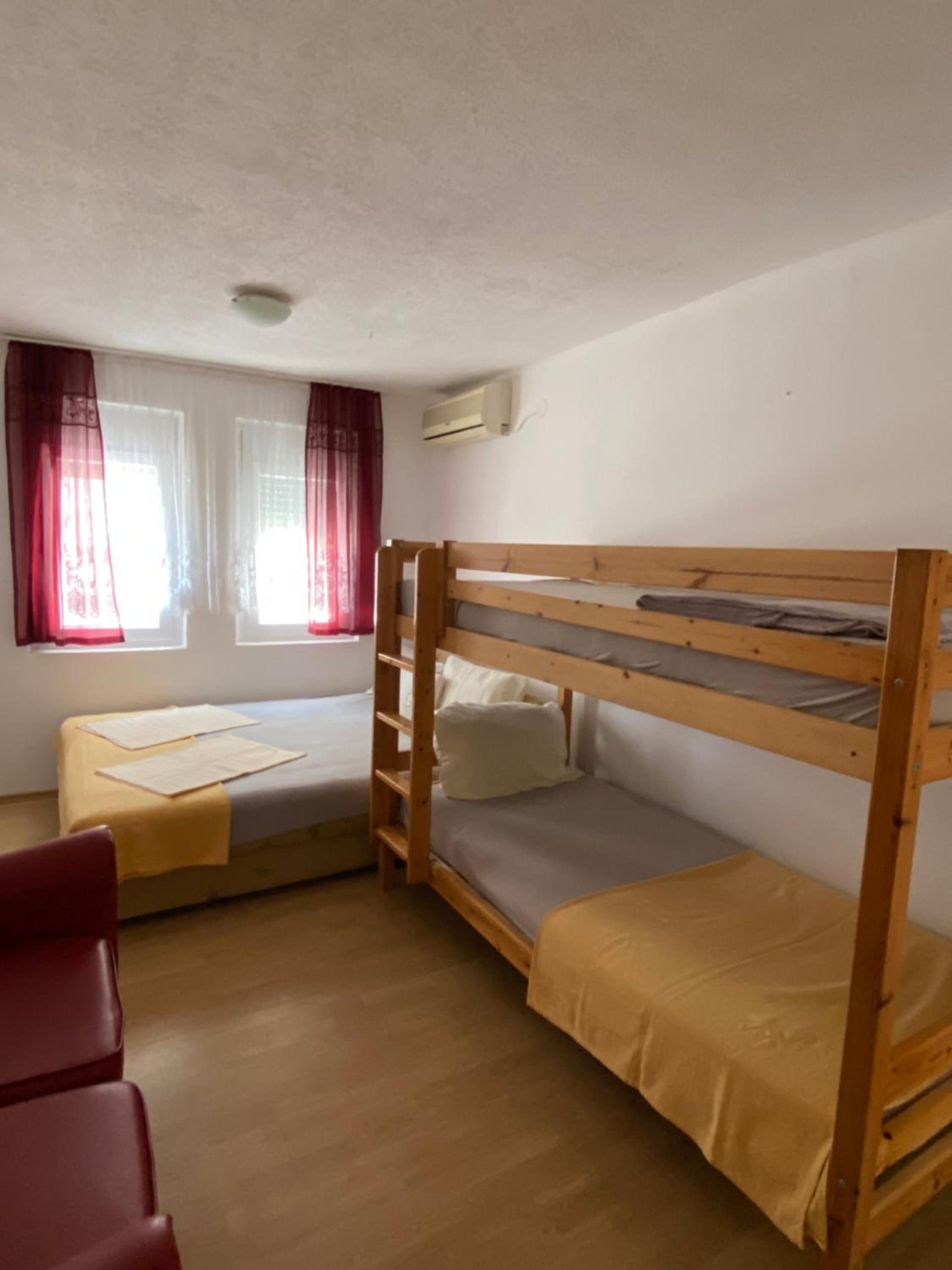 Quadruple Room with Terrace photo 3