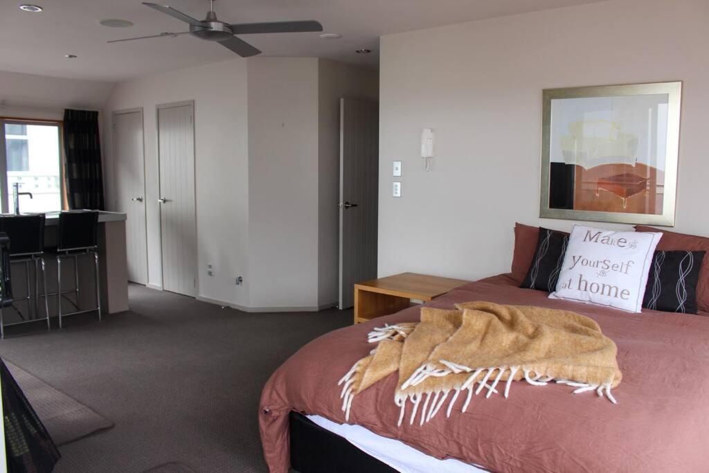 Four-Bedroom House photo 3