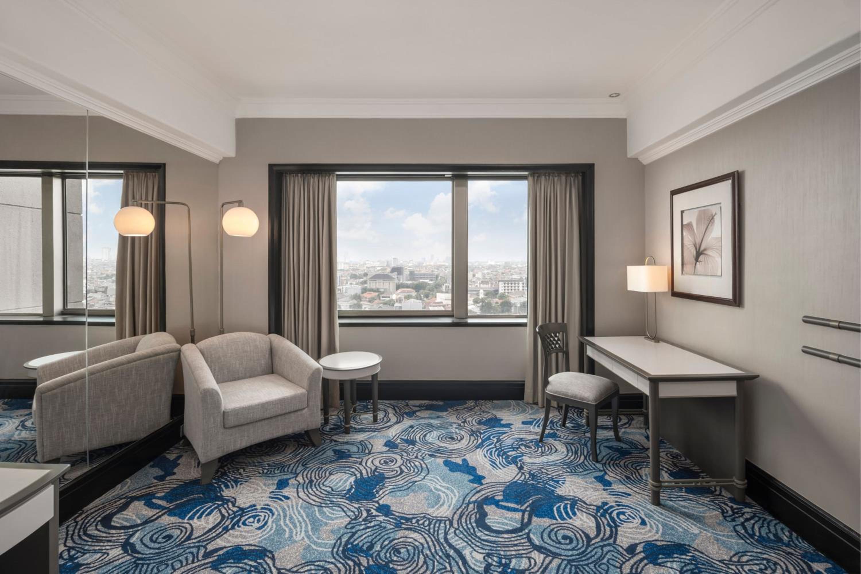 Deluxe King Room - Newly Renovated - Photo 2