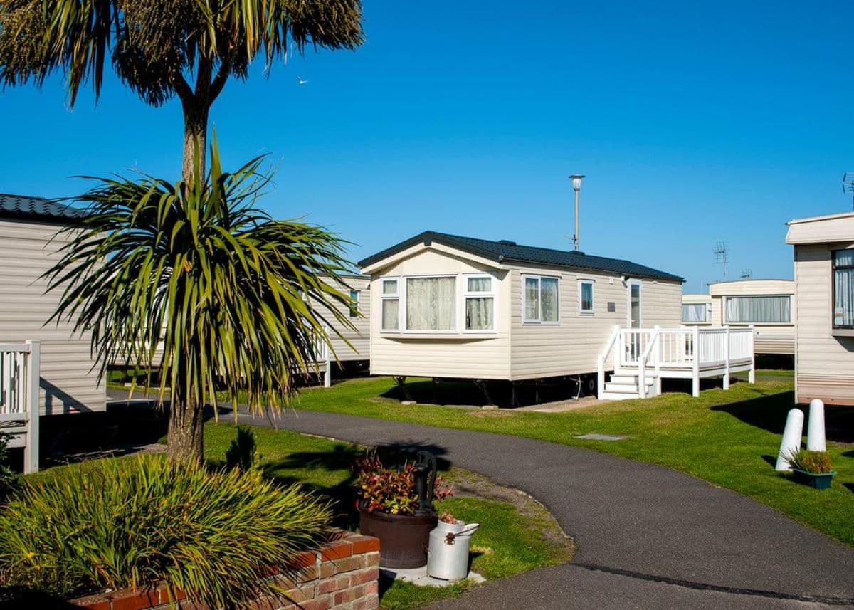 Mobile Home 9 photo 2