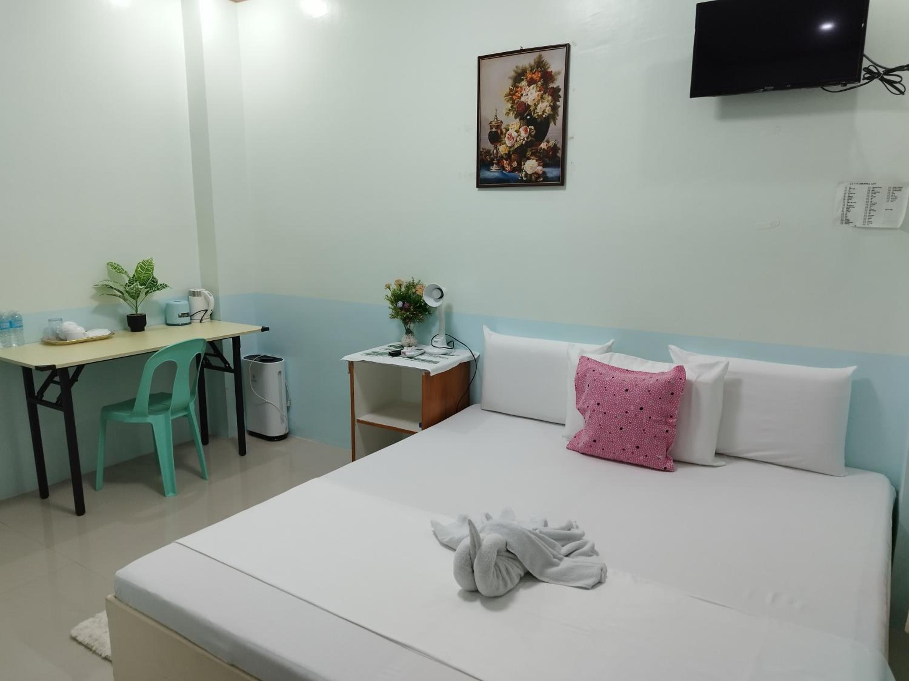 Double or Twin Room - Photo 8