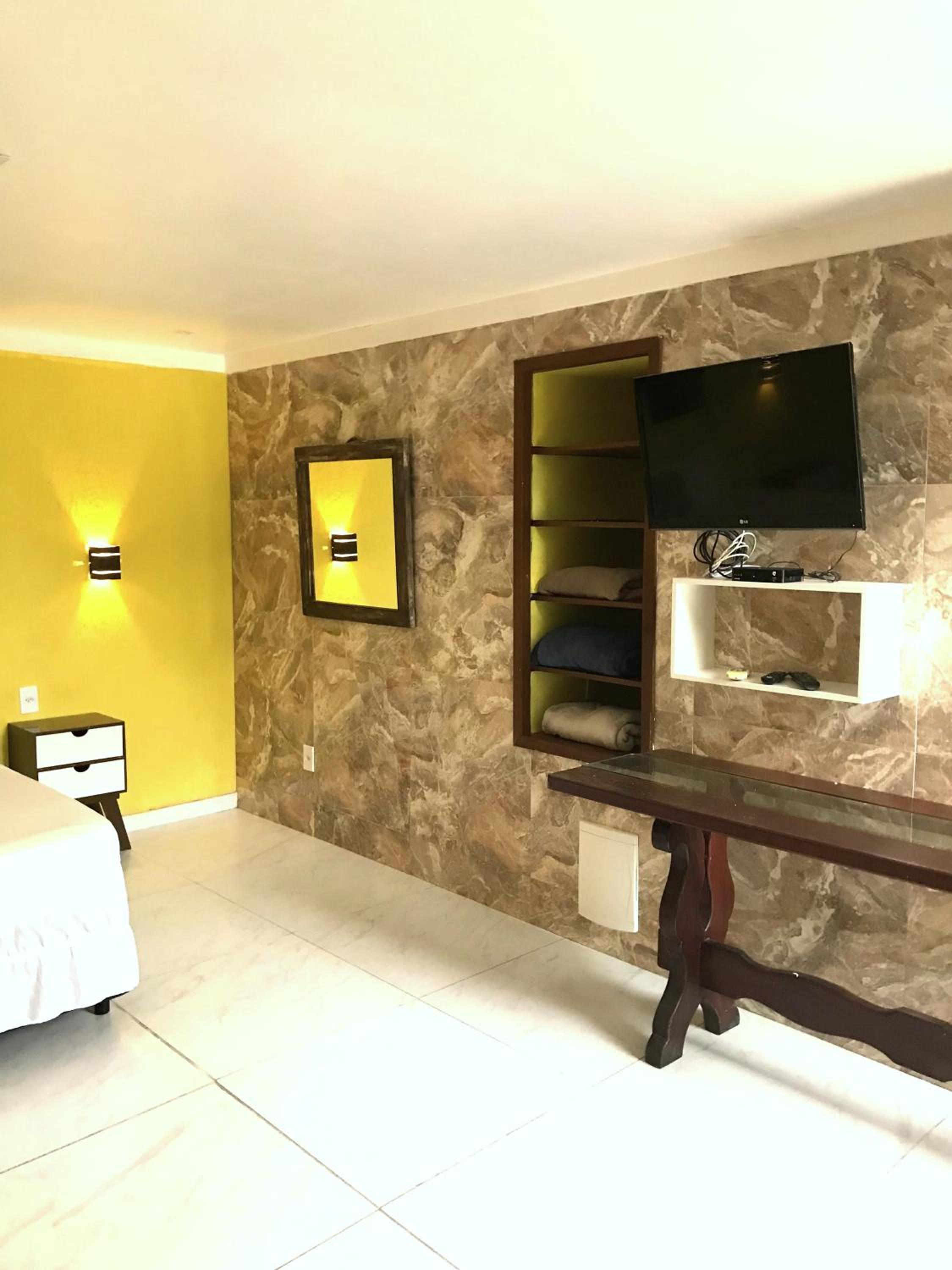Standard Family Room photo 3