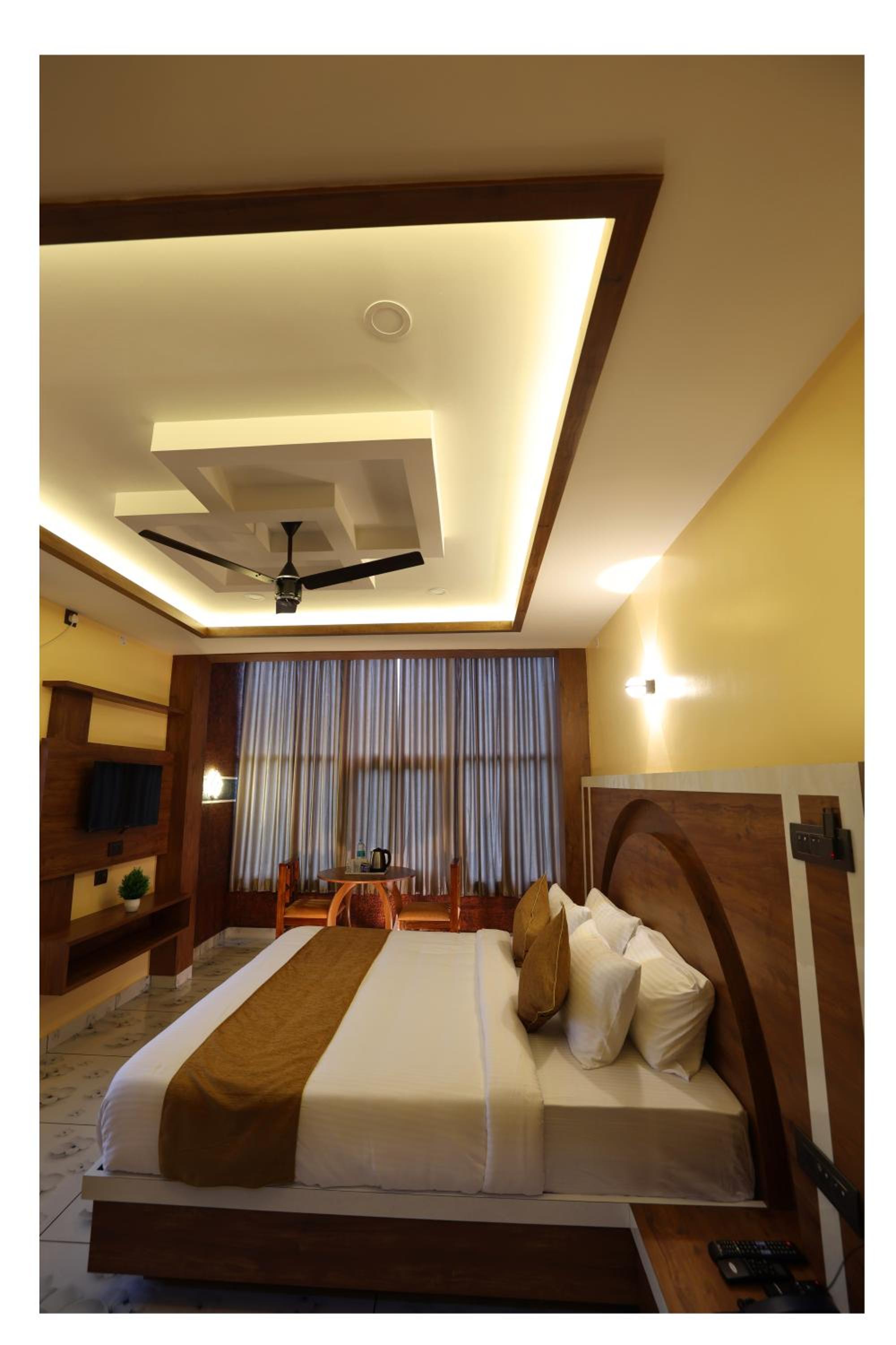 Suite with Spa Bath photo 1