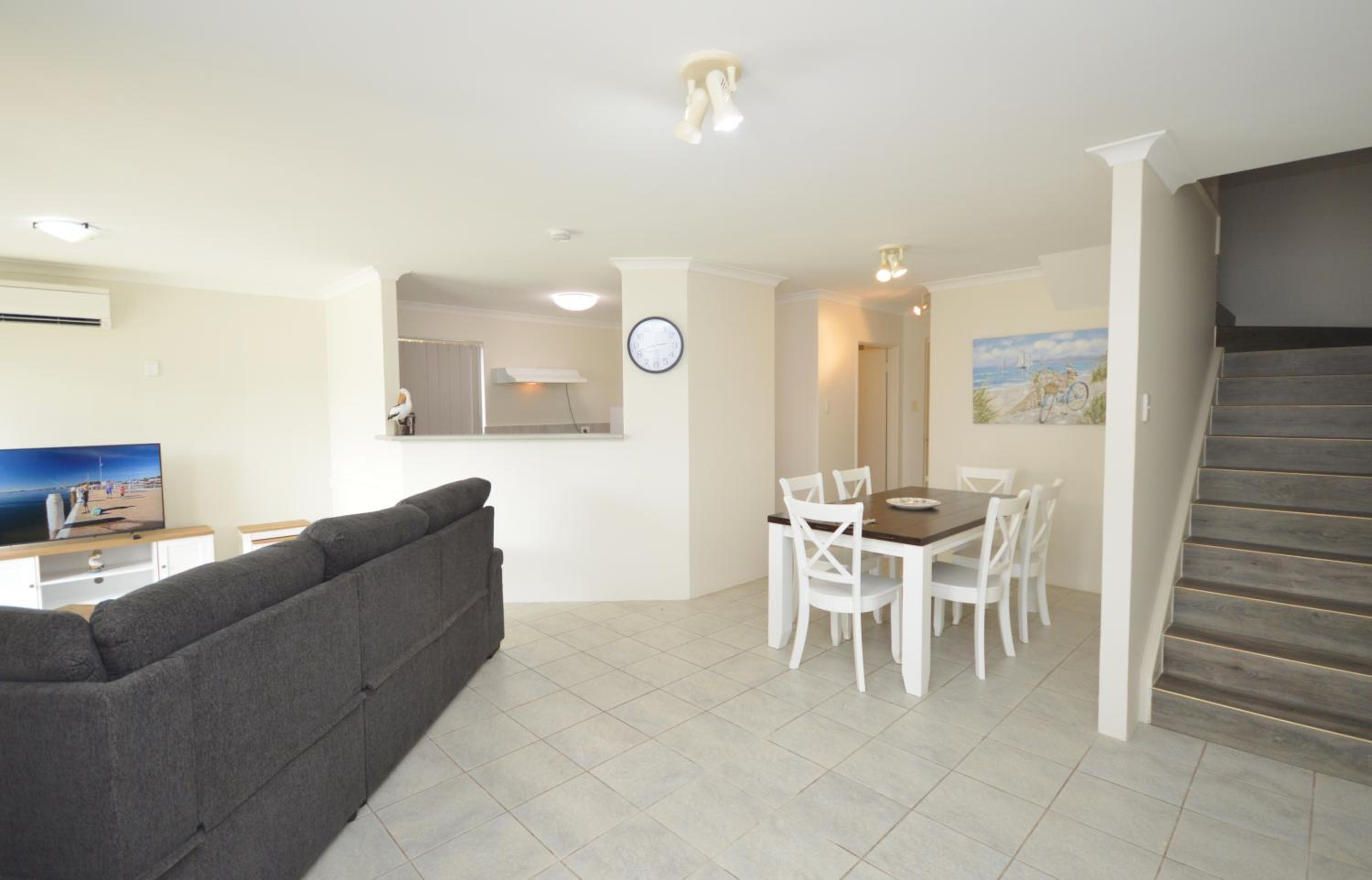 Three-Bedroom Villa photo 3