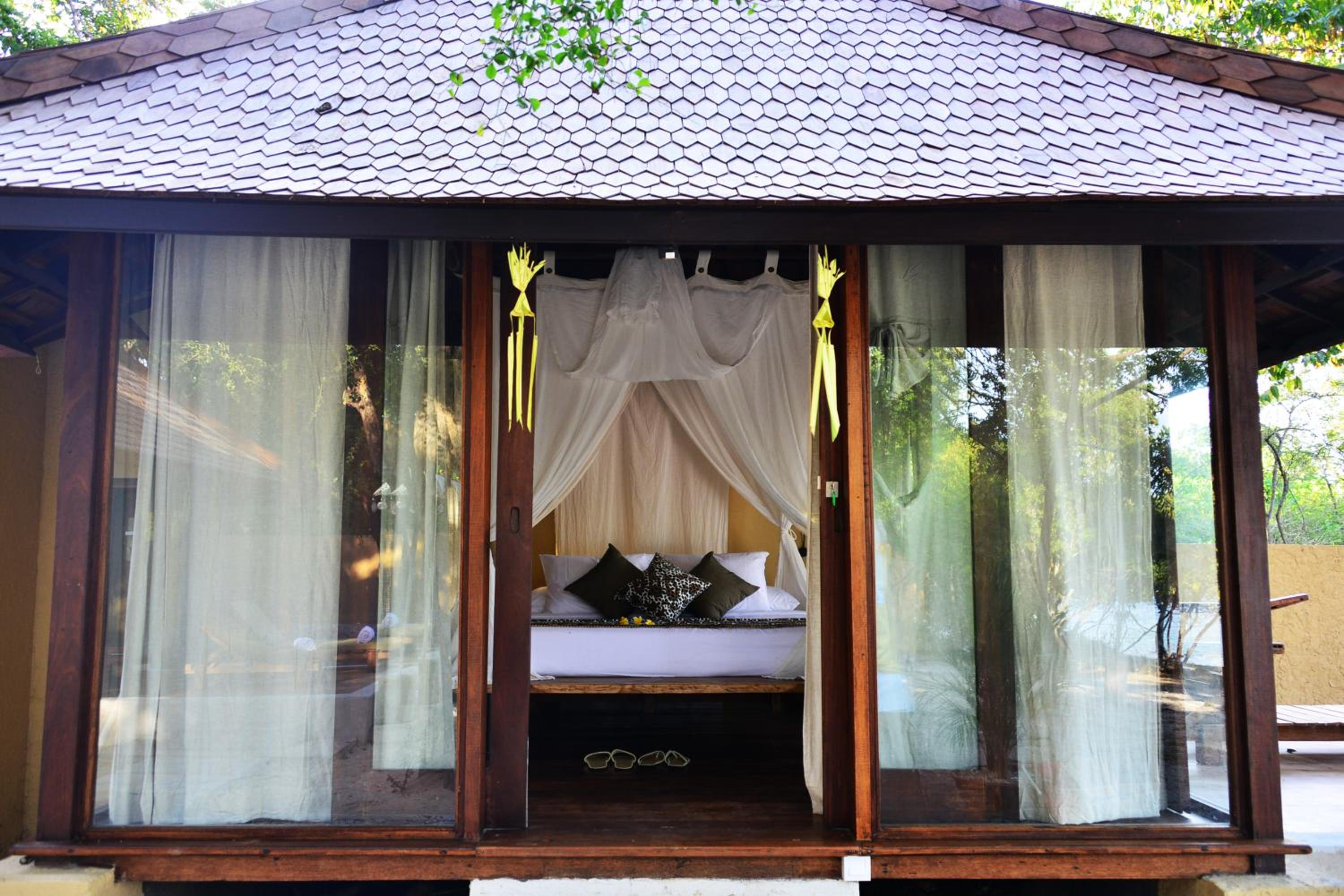 Two Bedroom Beachfront Villa - Photo 8