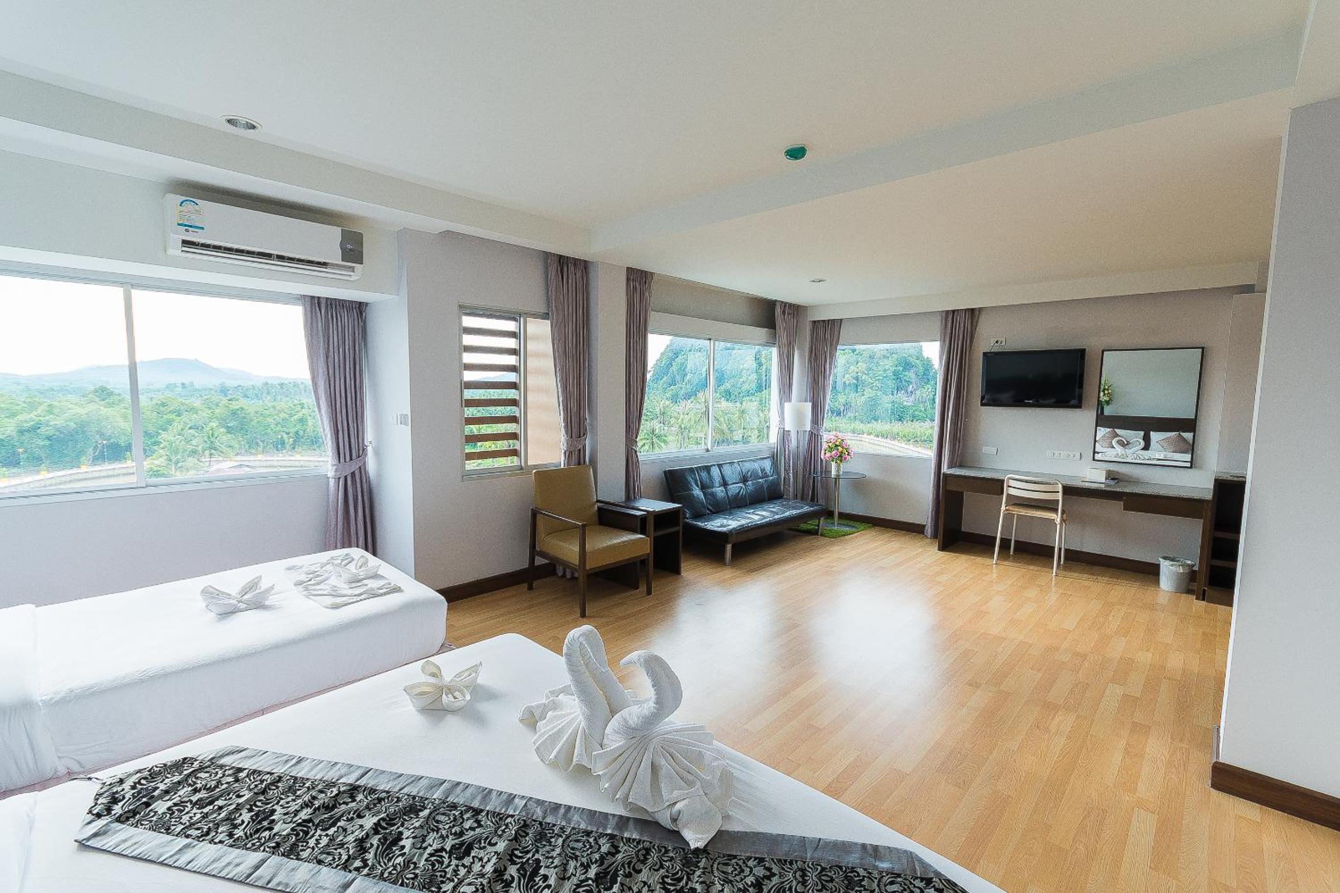 Executive Suite photo 2