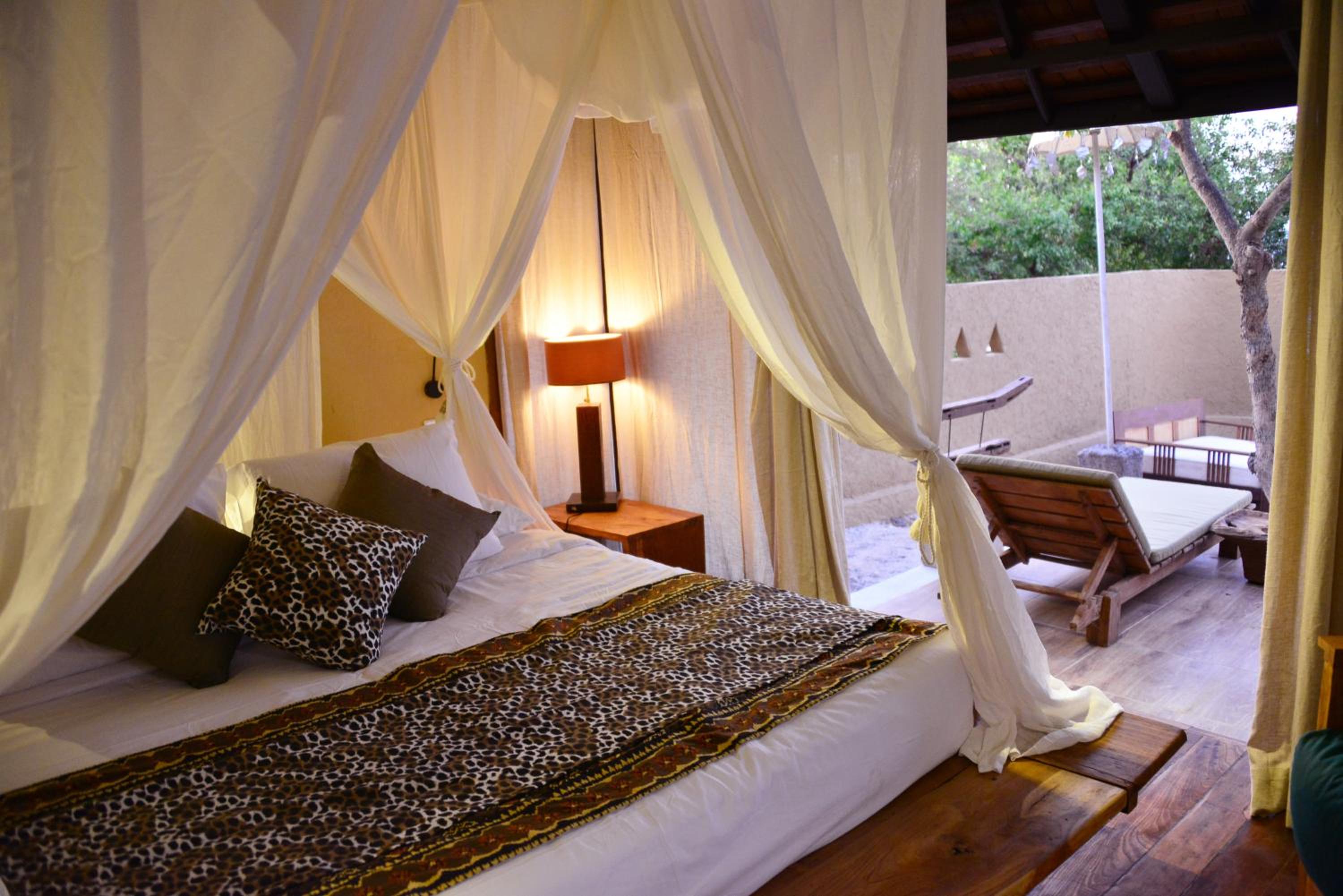 Two Bedroom Beachfront Villa - Photo 10