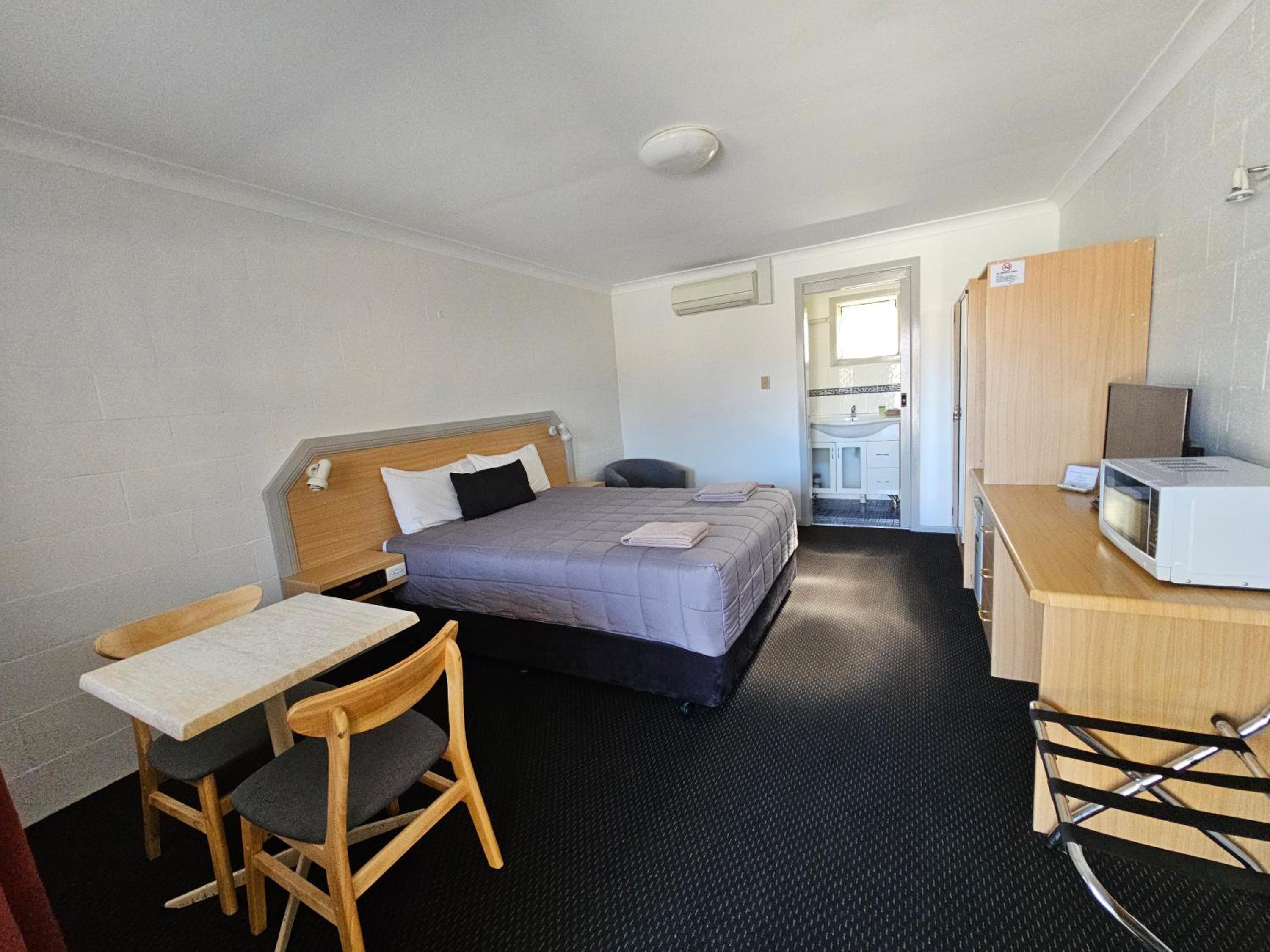 Standard Queen Room photo 1