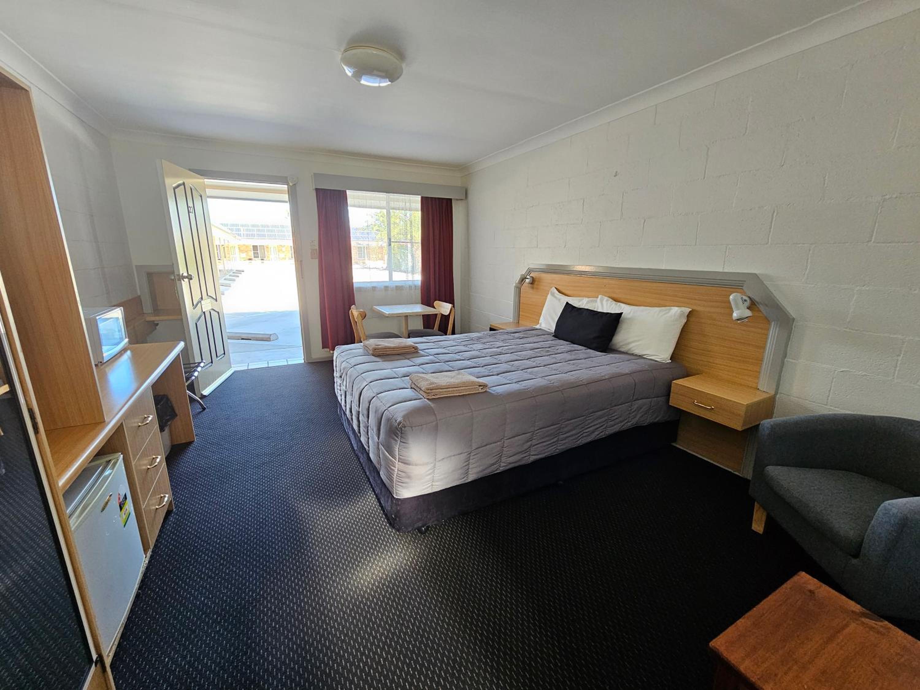 Standard Queen Room photo 2