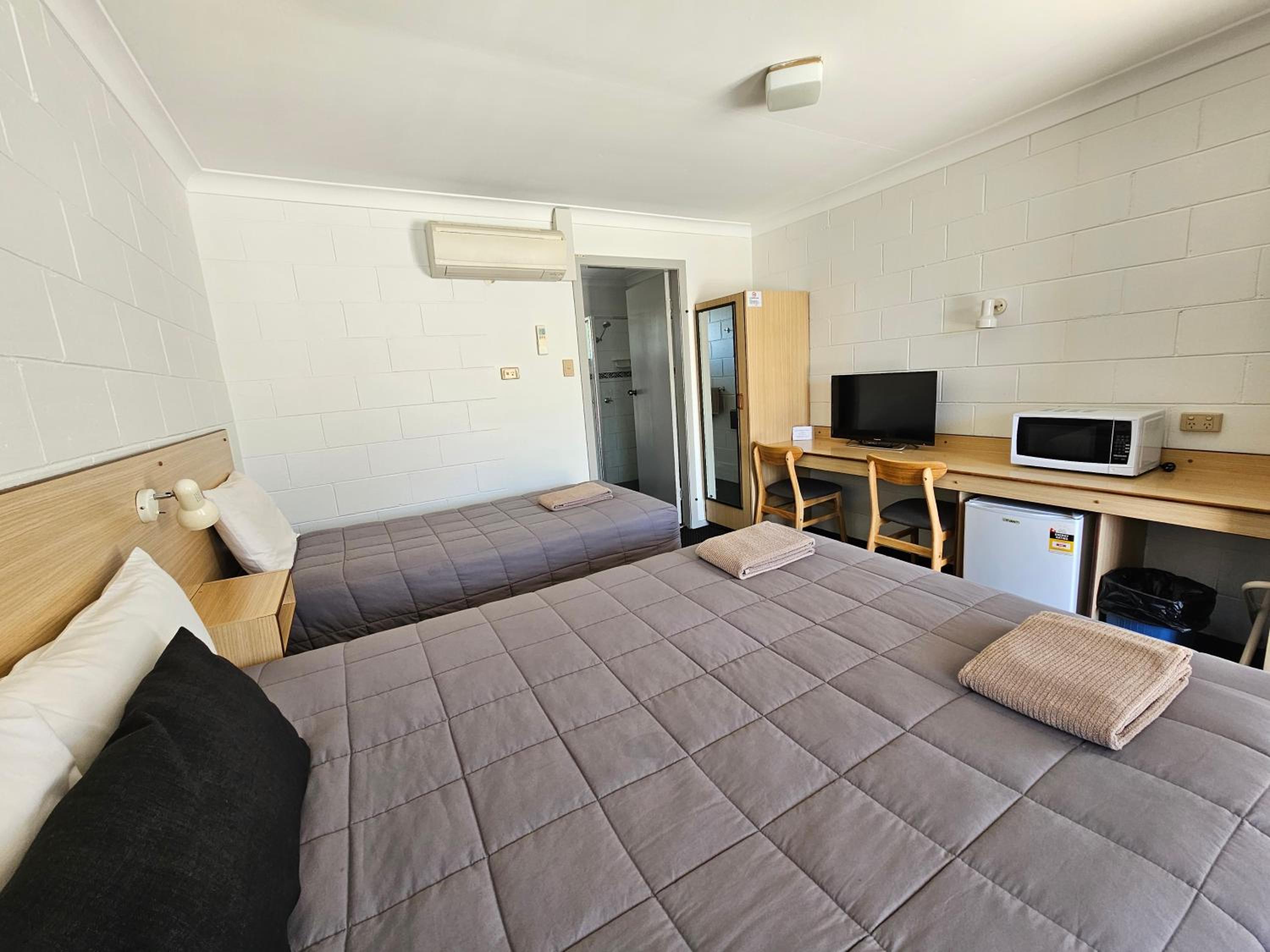 Standard Twin Room photo 2