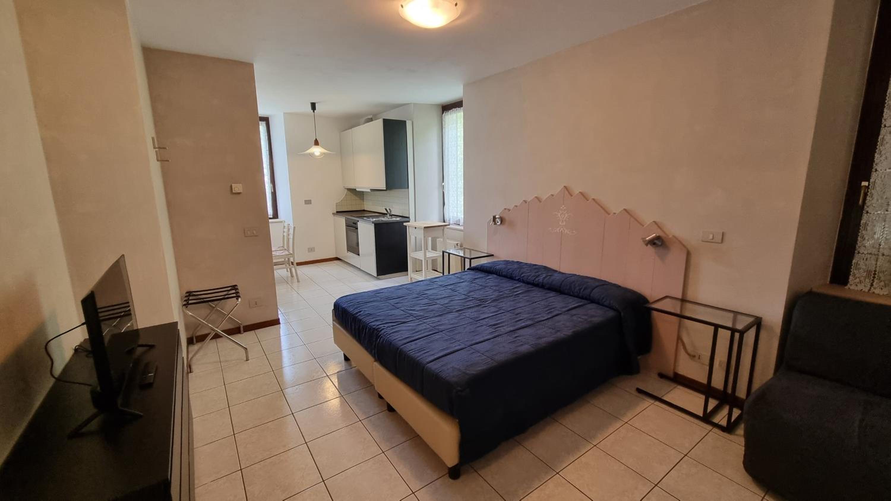 Studio Apartment with One Double Bed - Photo 5