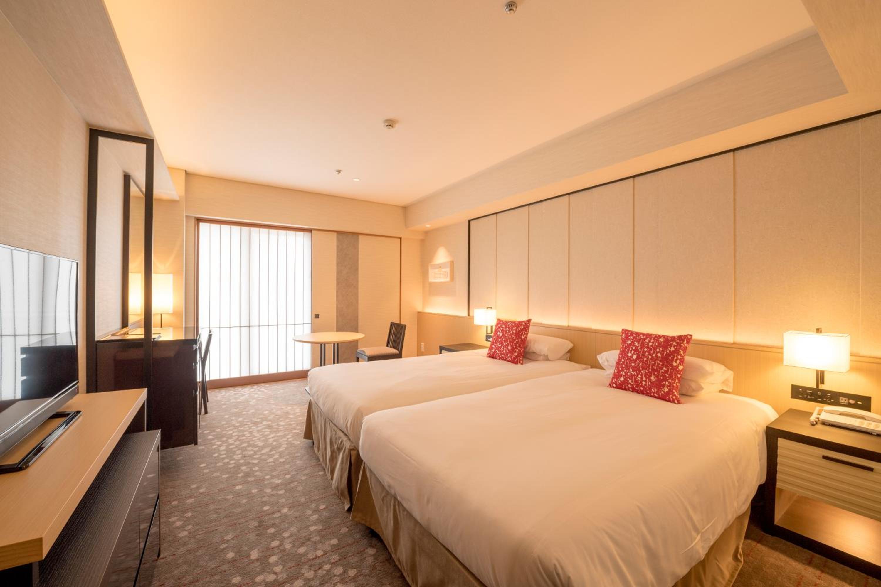 Premium Hollywood Twin Room with Fitness Center Access - Non-Smoking - Photo 1