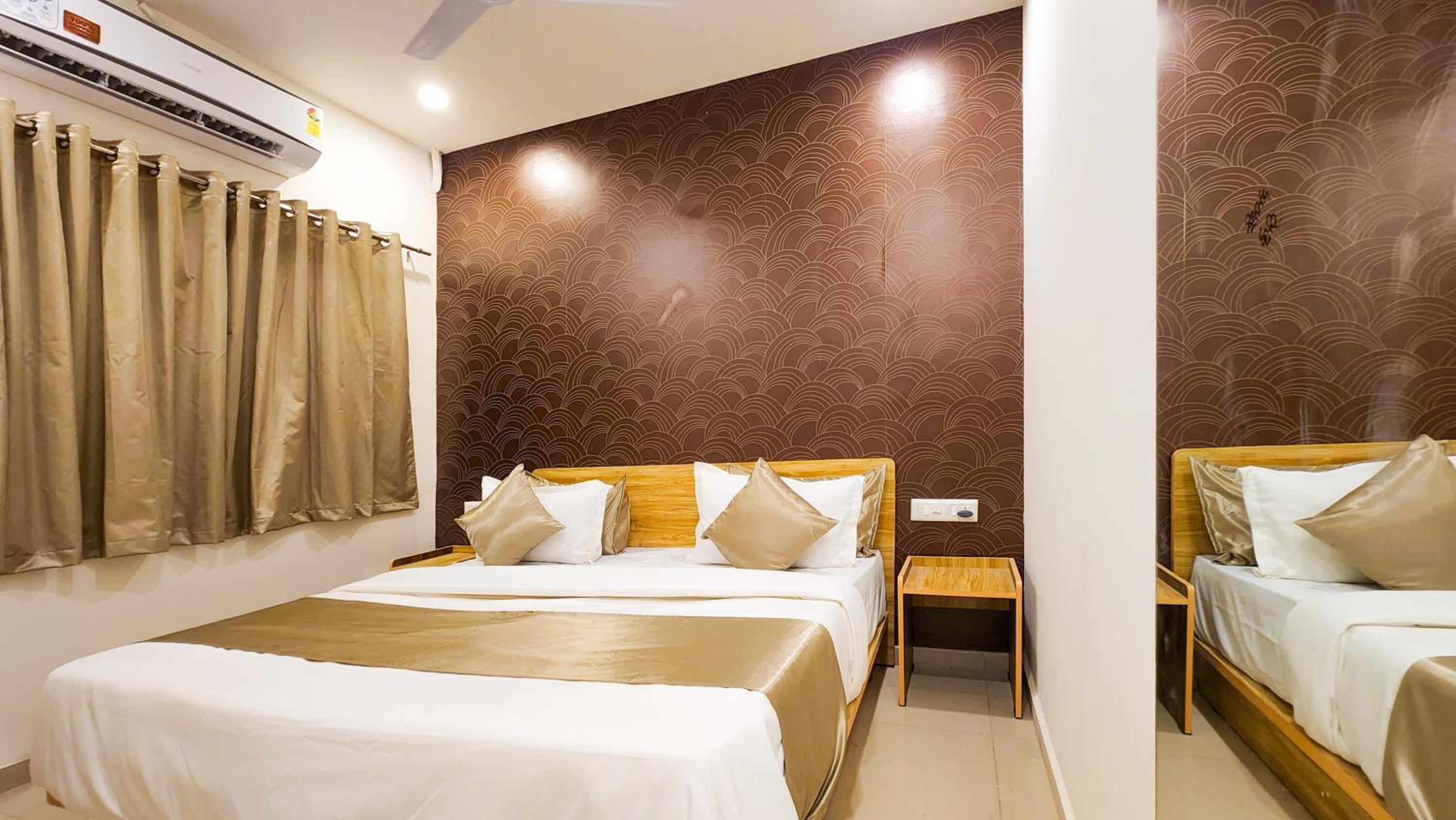 Deluxe Double Room - Photo 15