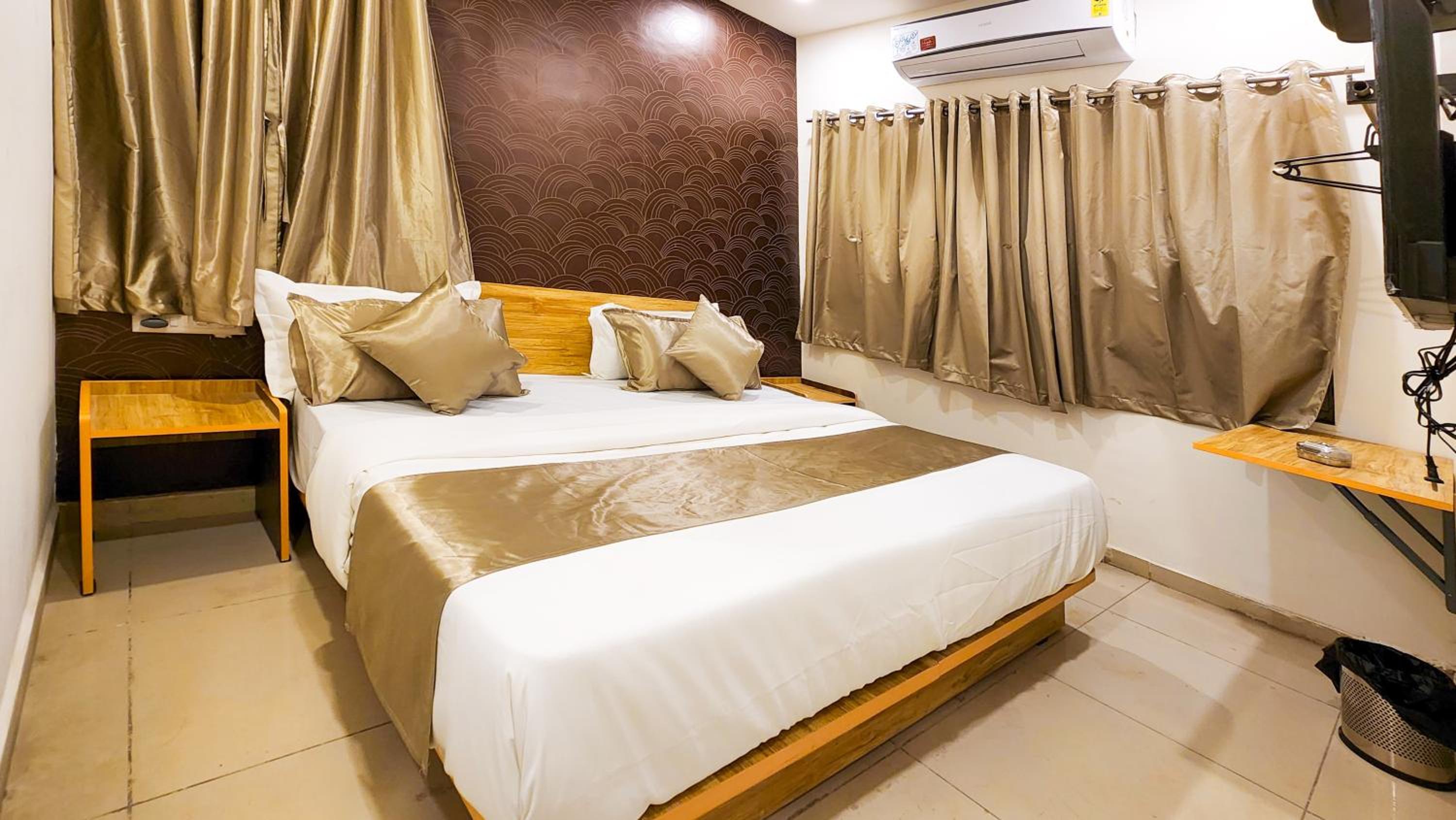 Deluxe Double Room - Photo 16