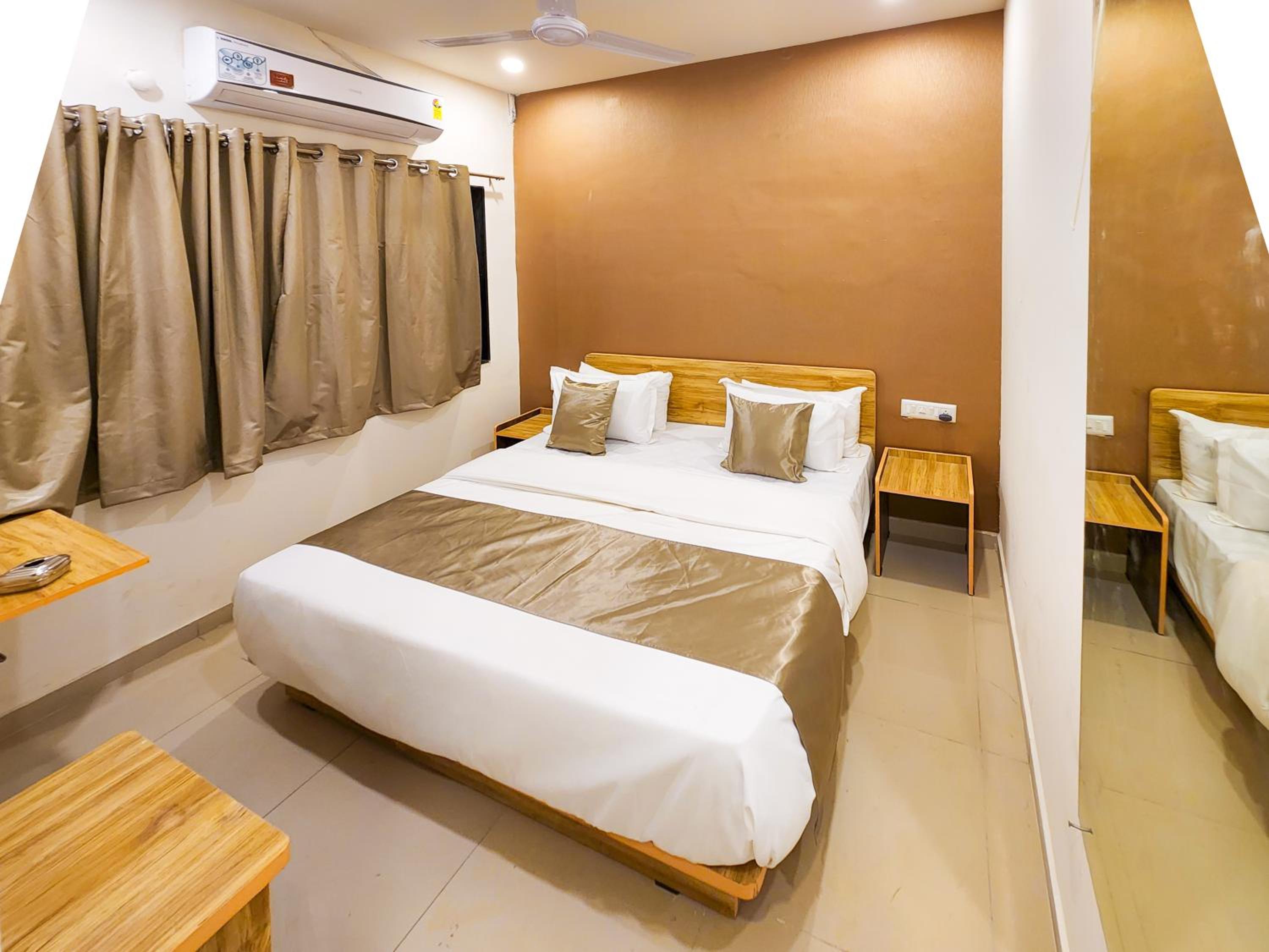 Deluxe Double Room - Photo 20