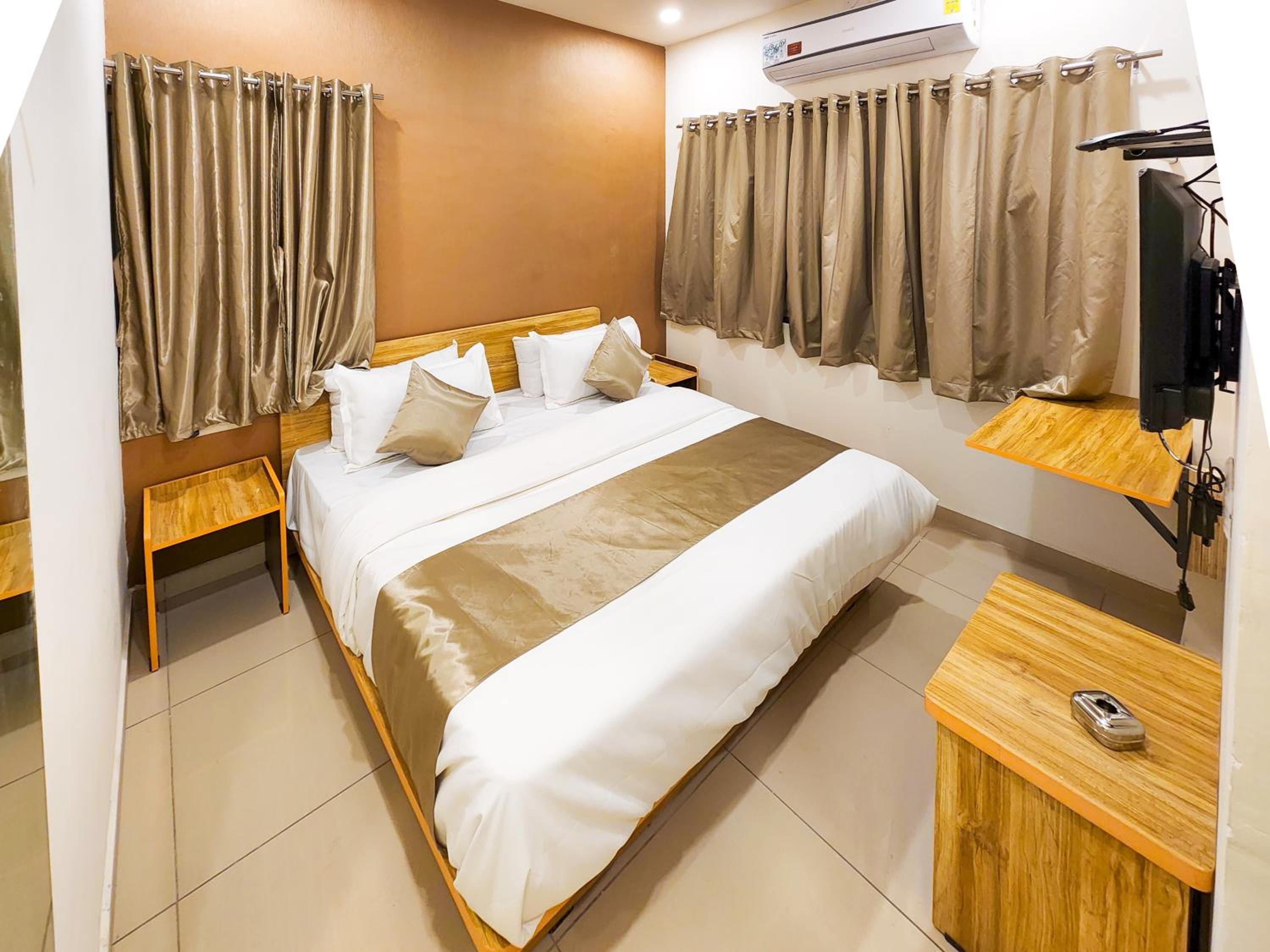 Deluxe Double Room - Photo 17