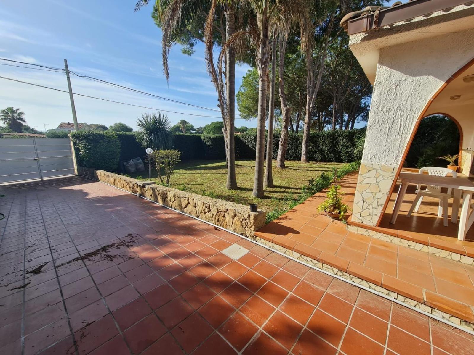 Villa photo 2