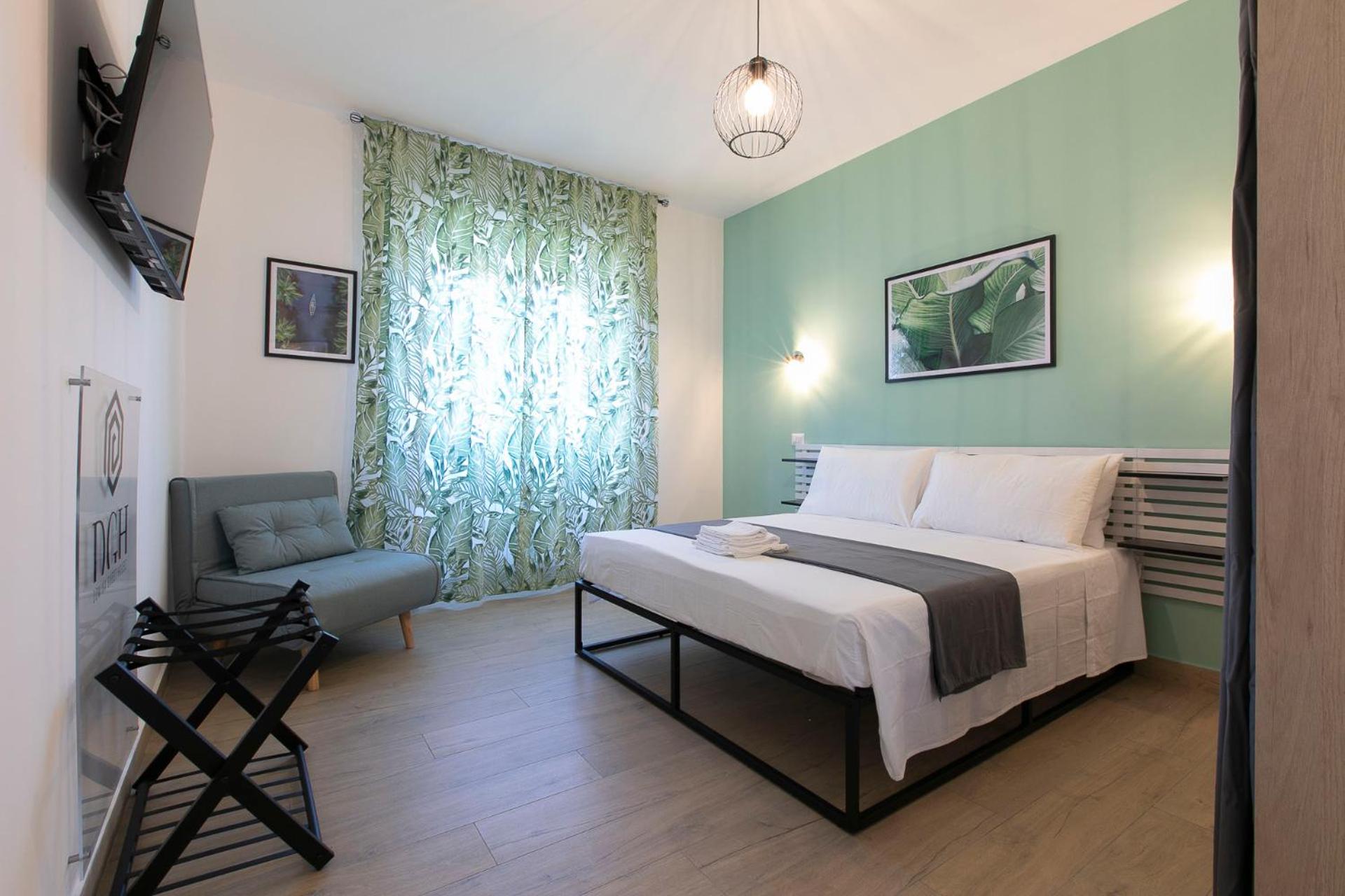 Deluxe Room (2 Adults + 1 Child) photo 1