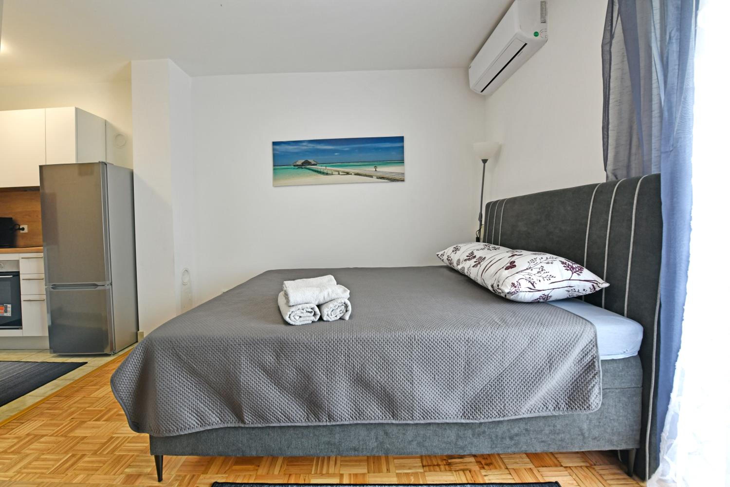 Studio Apartment