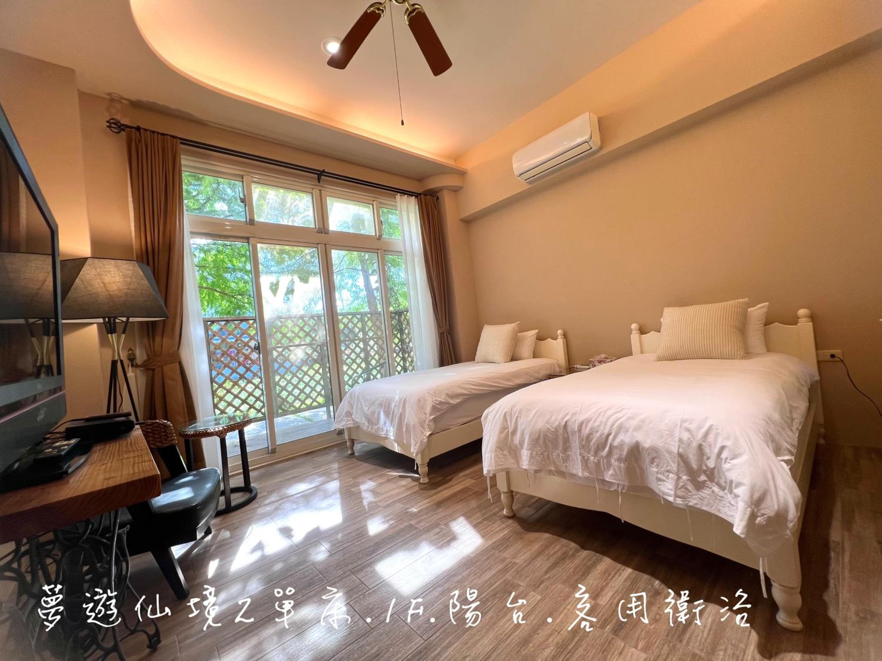 Twin Room with Shared Bathroom