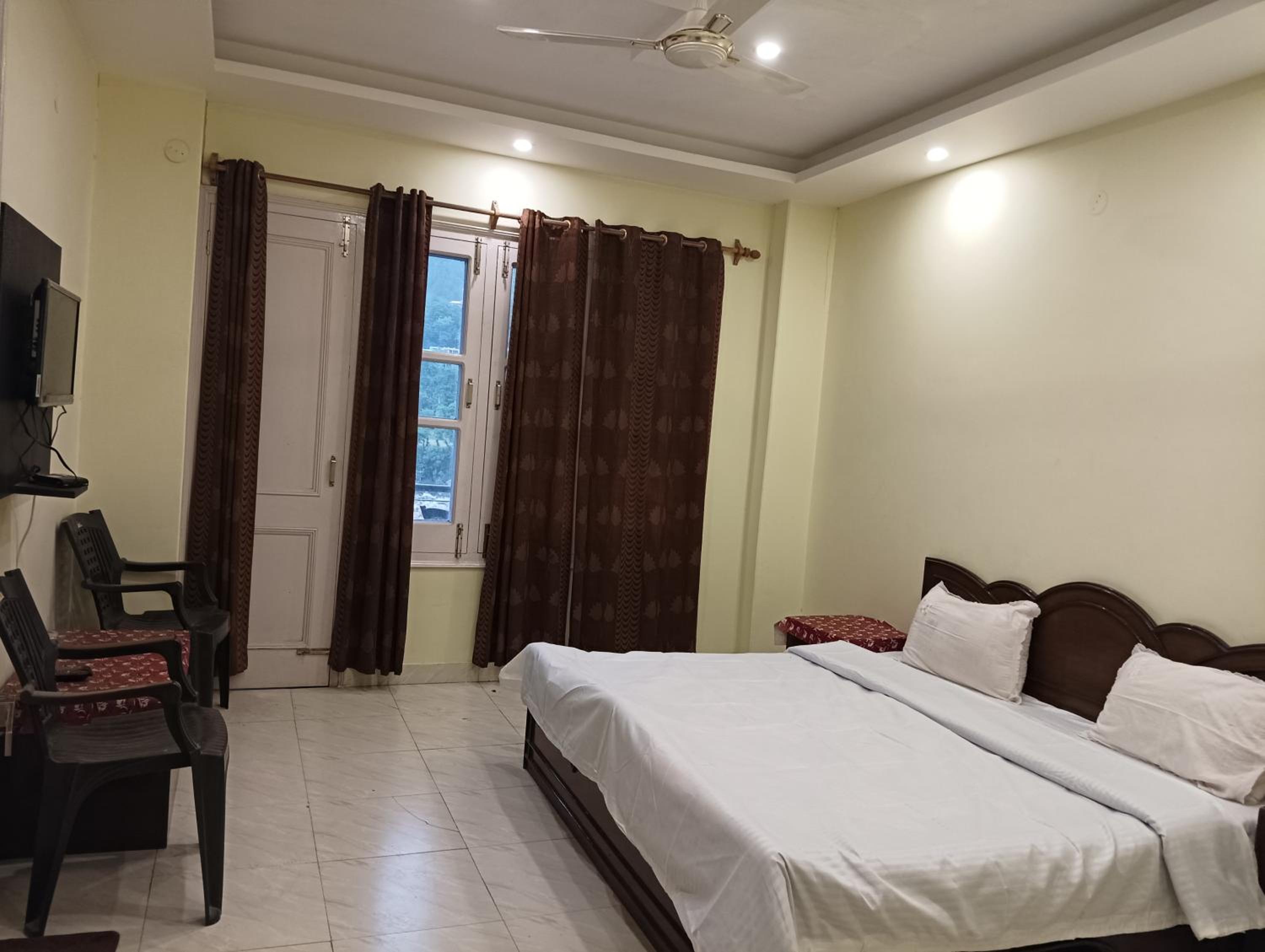 Deluxe Double Room With Balcony photo 2
