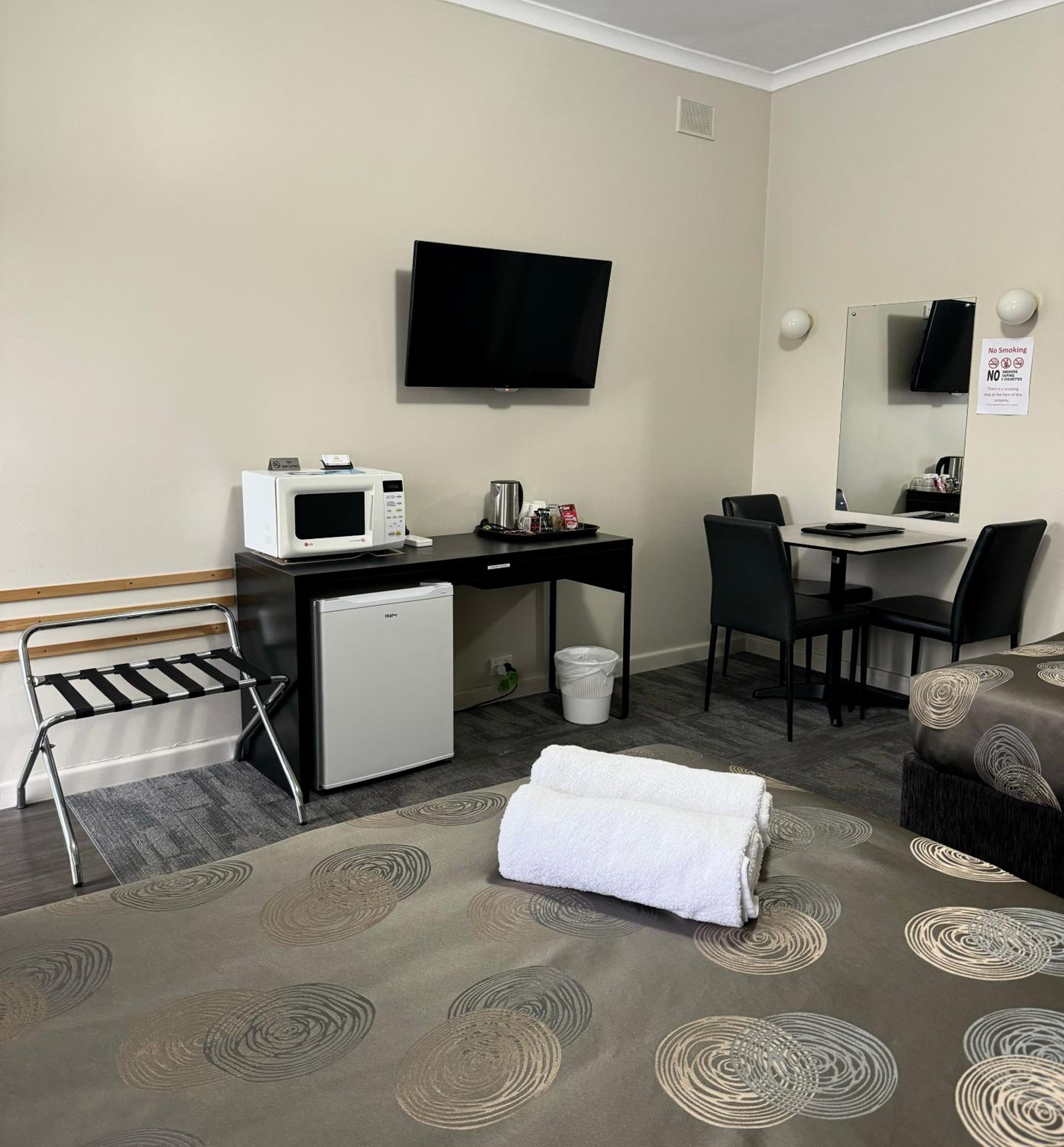 Twin Room - Photo 2