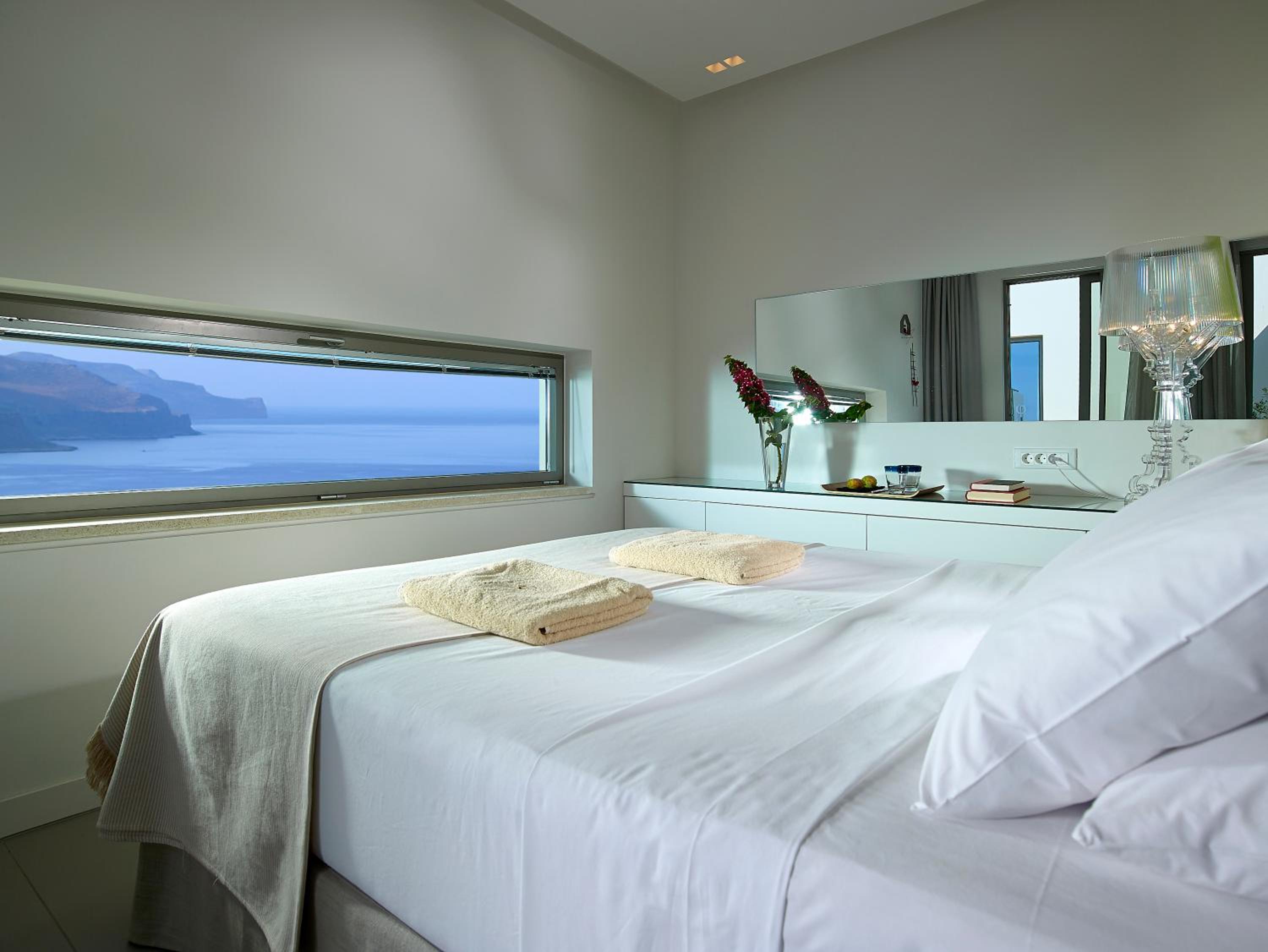 Three-Bedroom Villa (Thalassa)