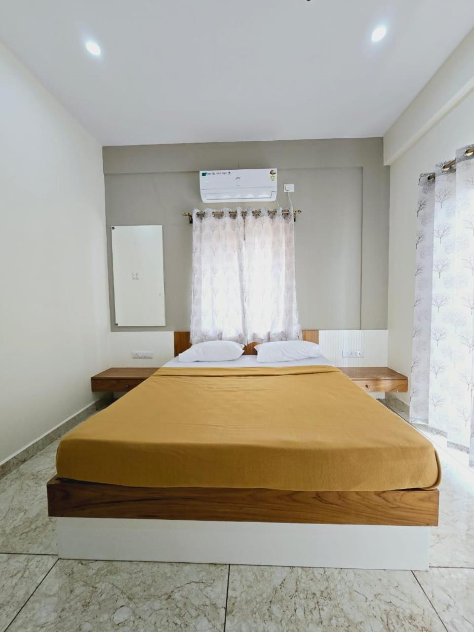 Three-Bedroom Apartment photo 1