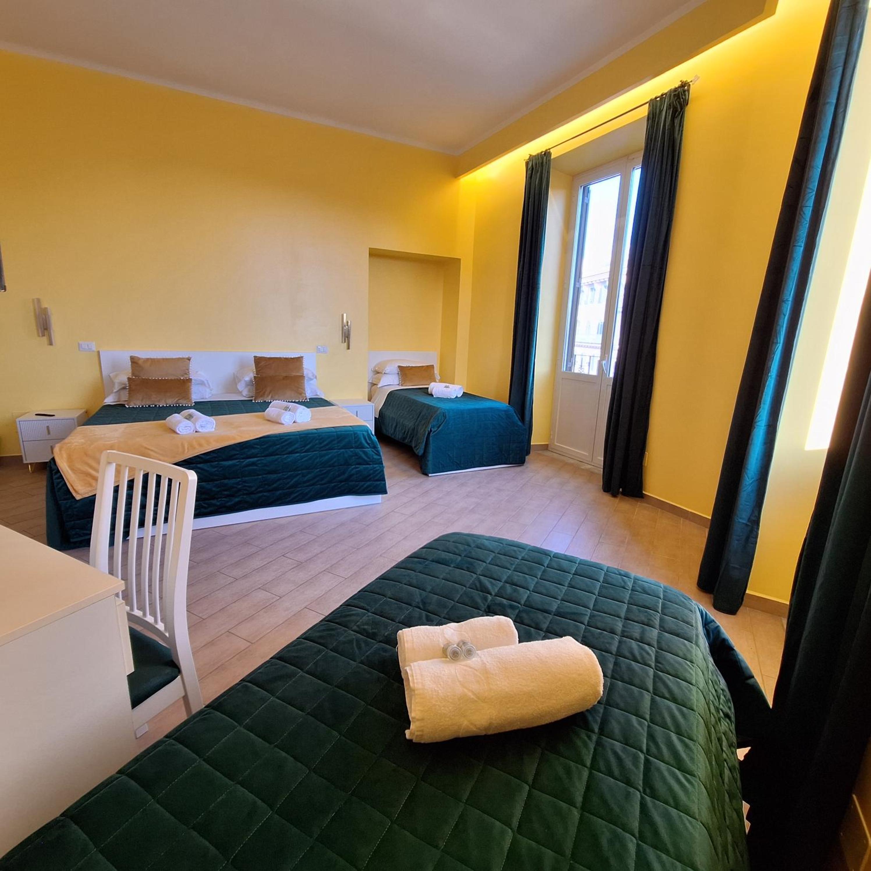Quadruple Room with Balcony photo 2