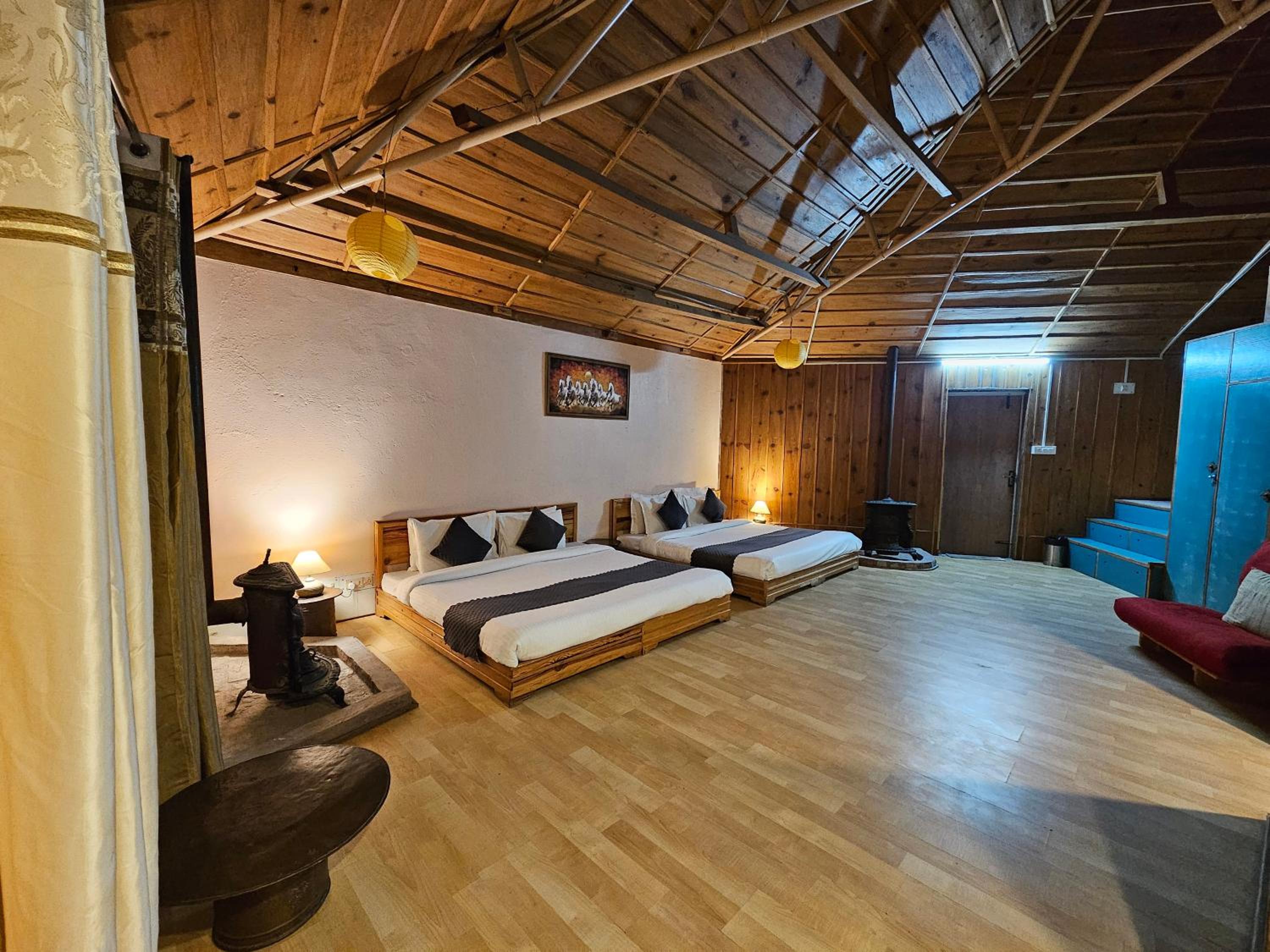 Premium Quadruple Room
