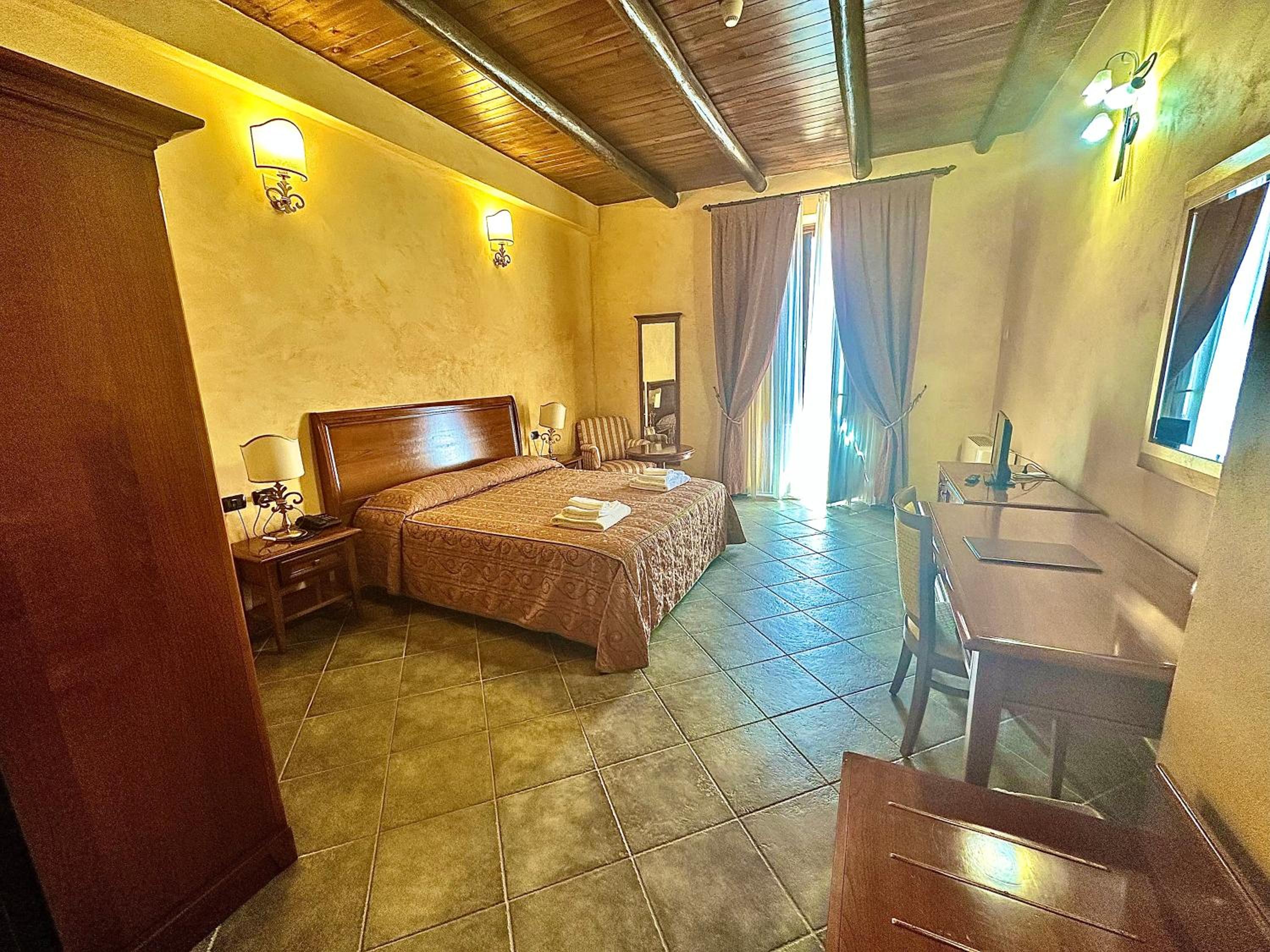 Deluxe Double or Twin Room - Photo 1