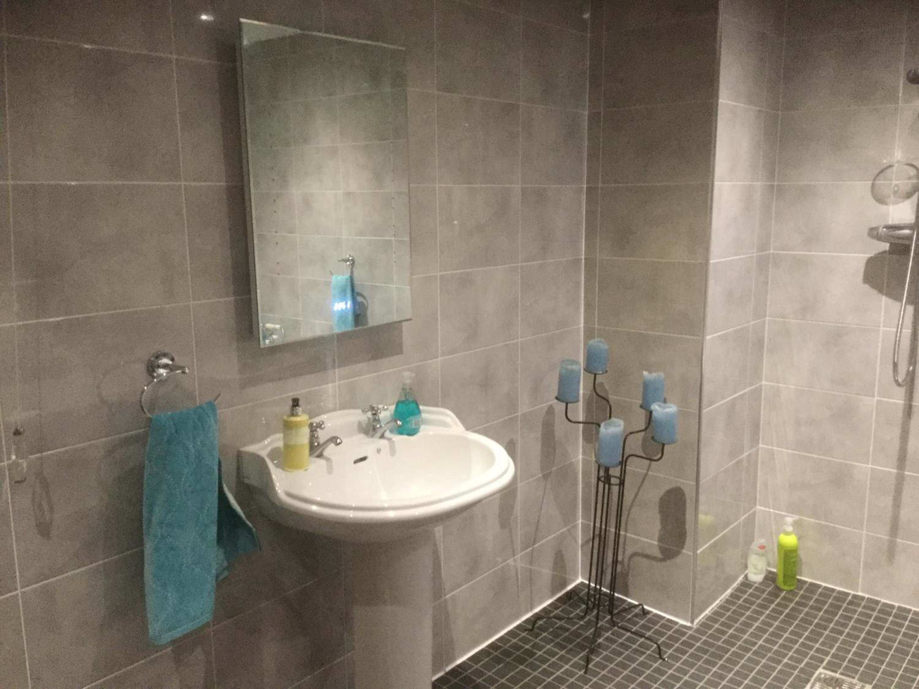 Standard King Room with Private External Bathroom photo 2