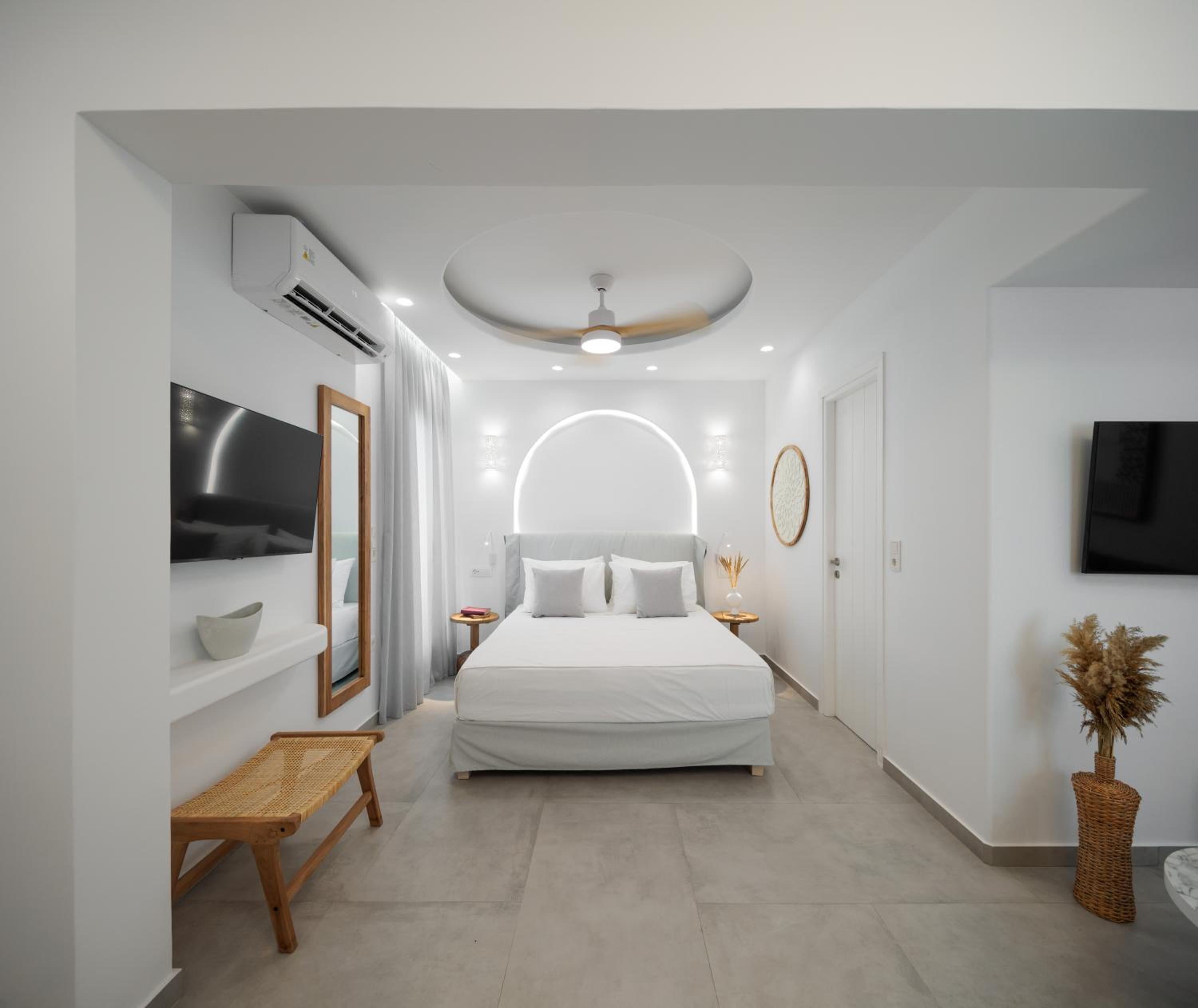 Living Suite with heated Plunge Pool