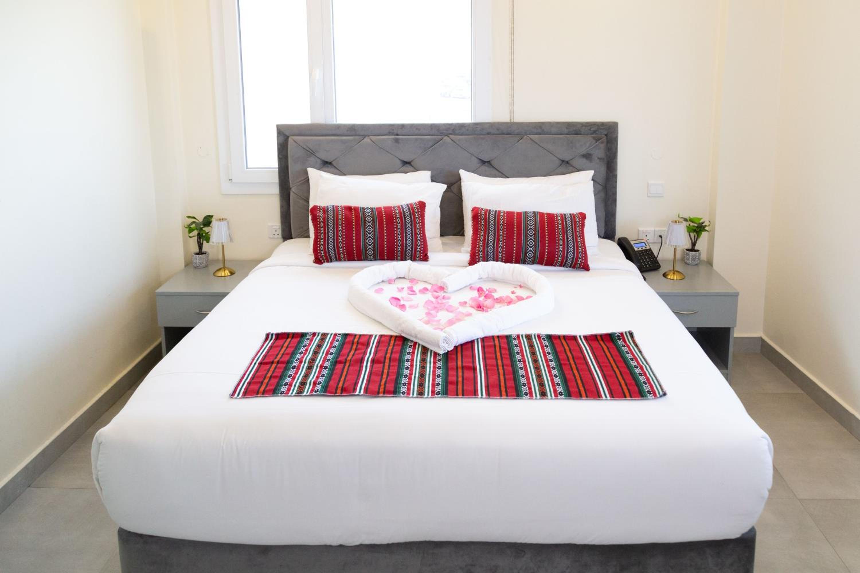Deluxe Suite with Sea View photo 2