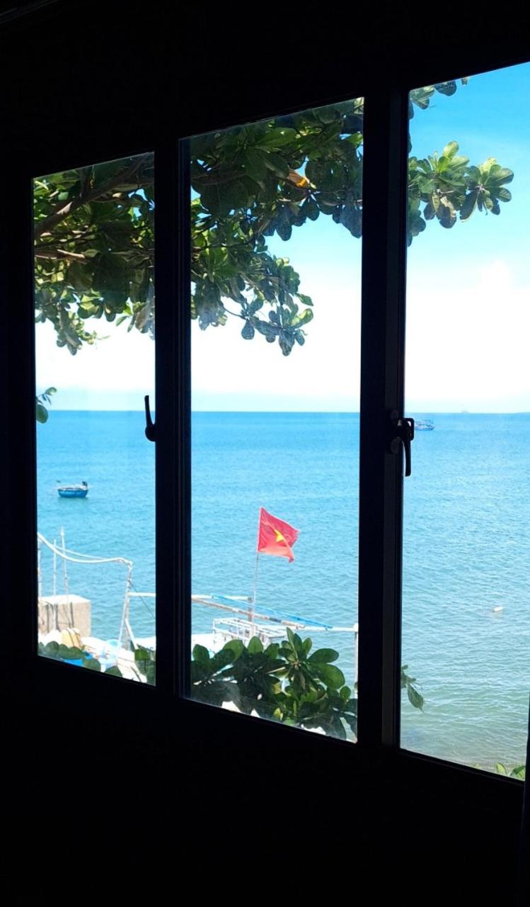 Family Room with Sea View photo 2