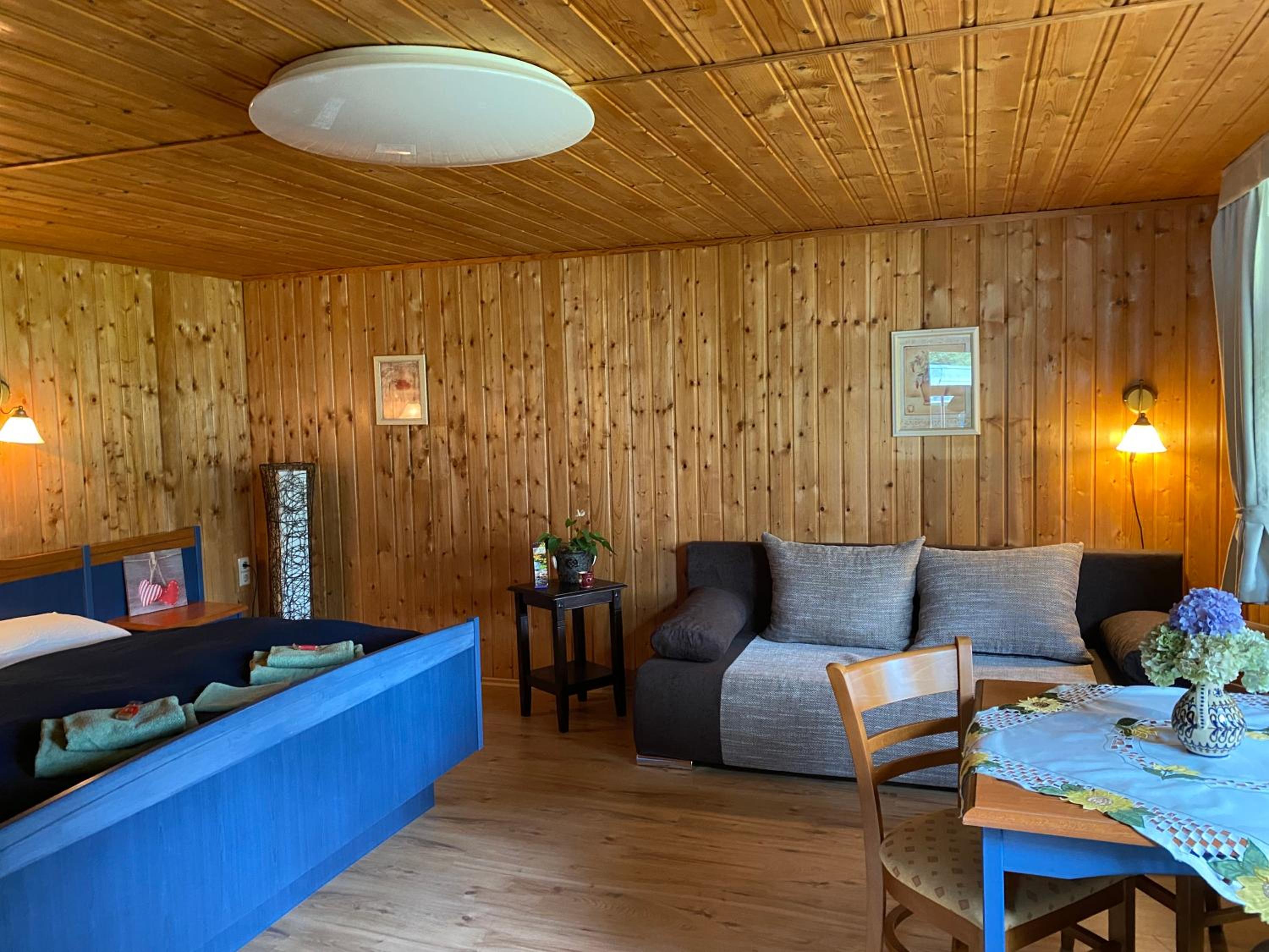 One-Bedroom House photo 1