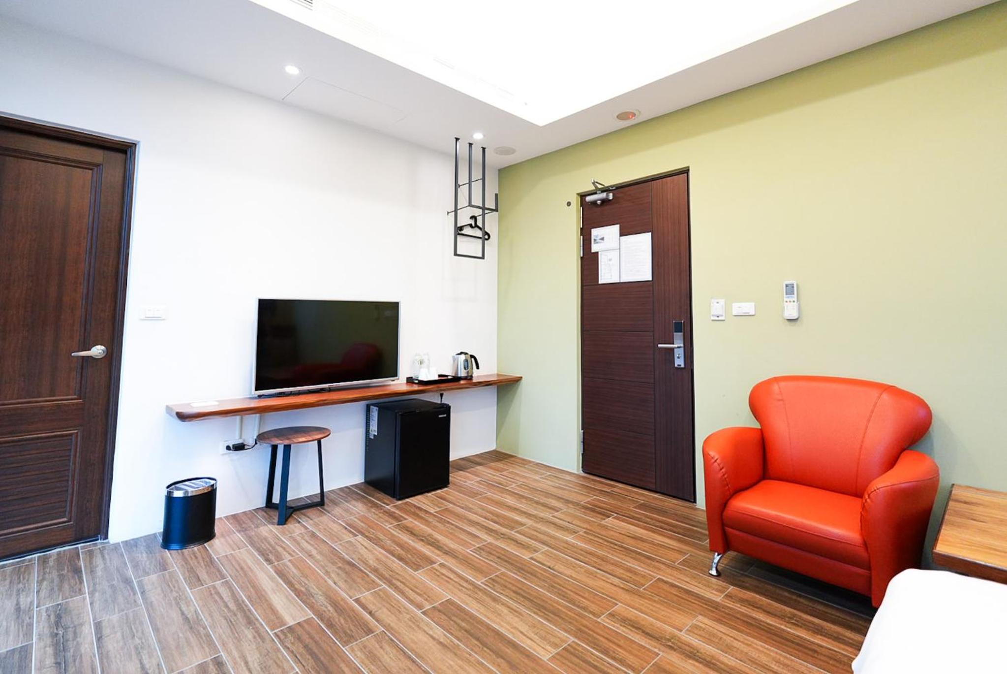 Double Room with Street View