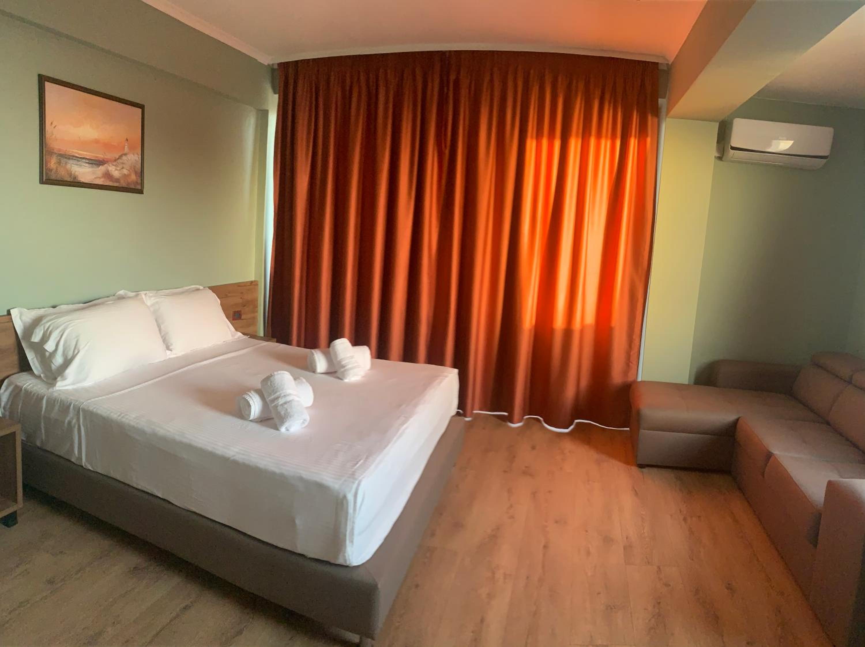 Triple Room with Pool View