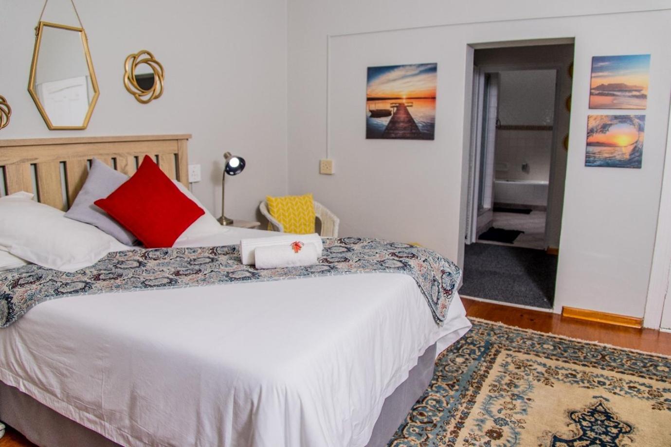 Double or Twin Room with Bathroom - Photo 2