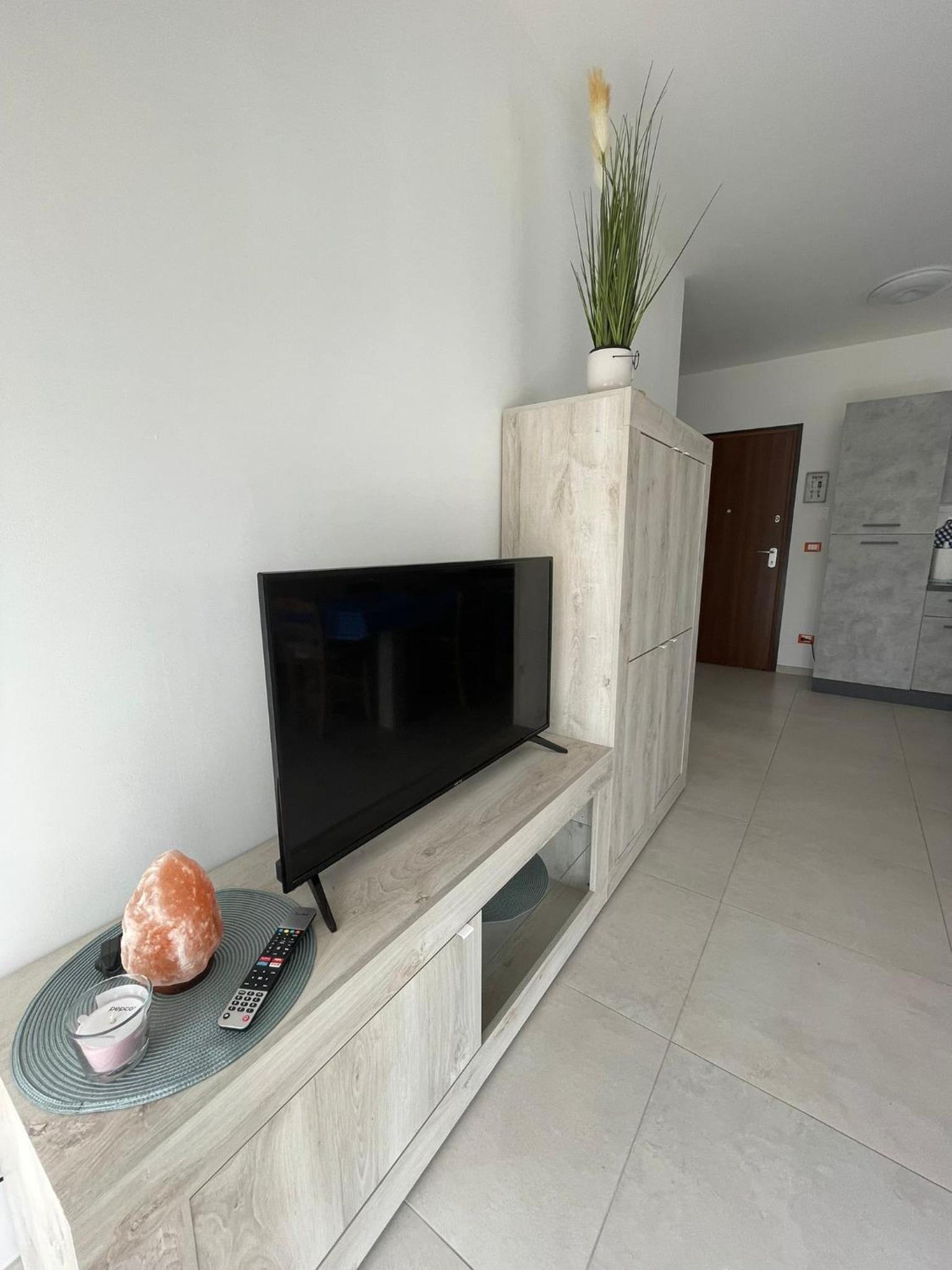 Apartment photo 2