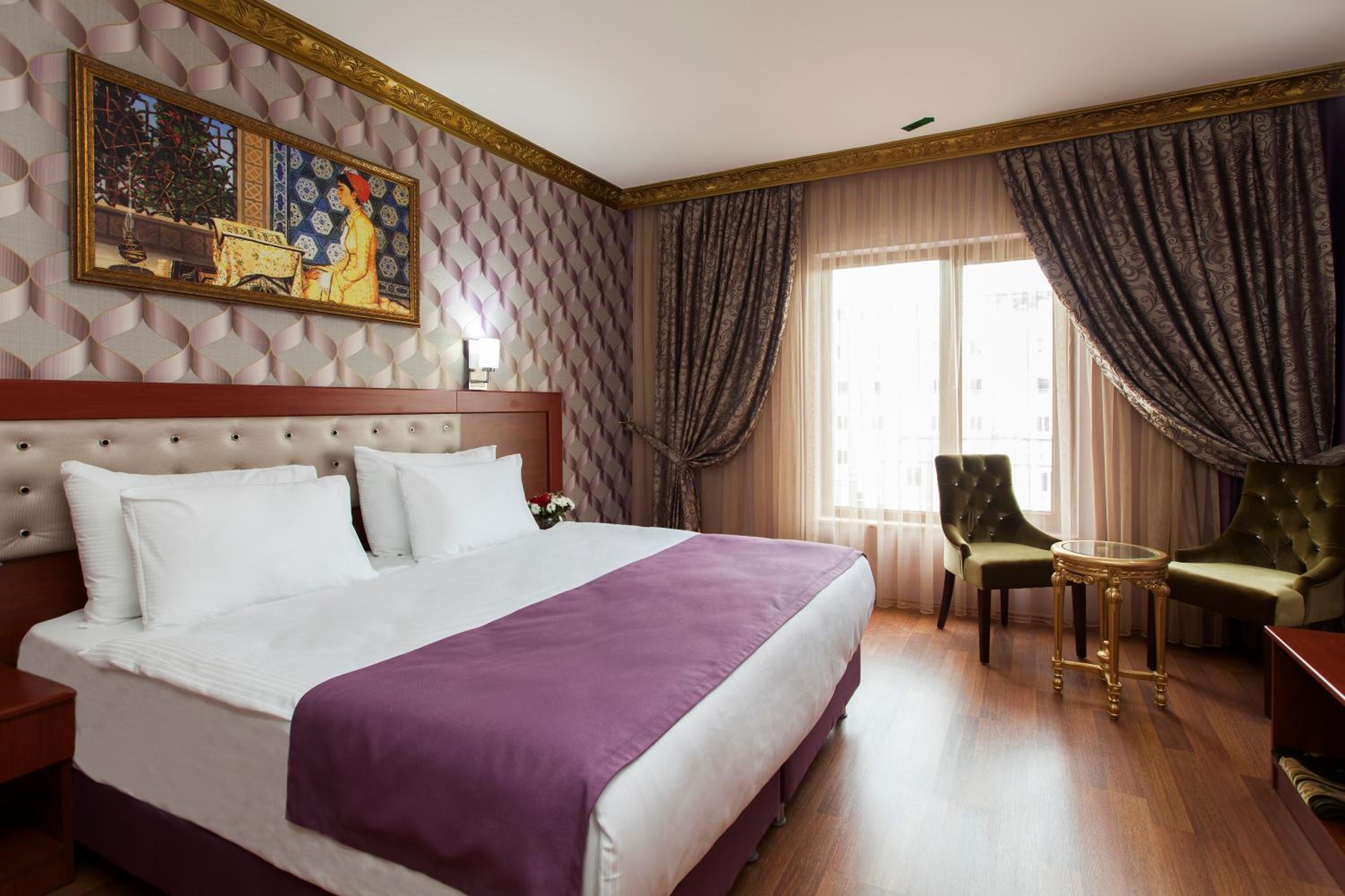 Standard King Room photo 2