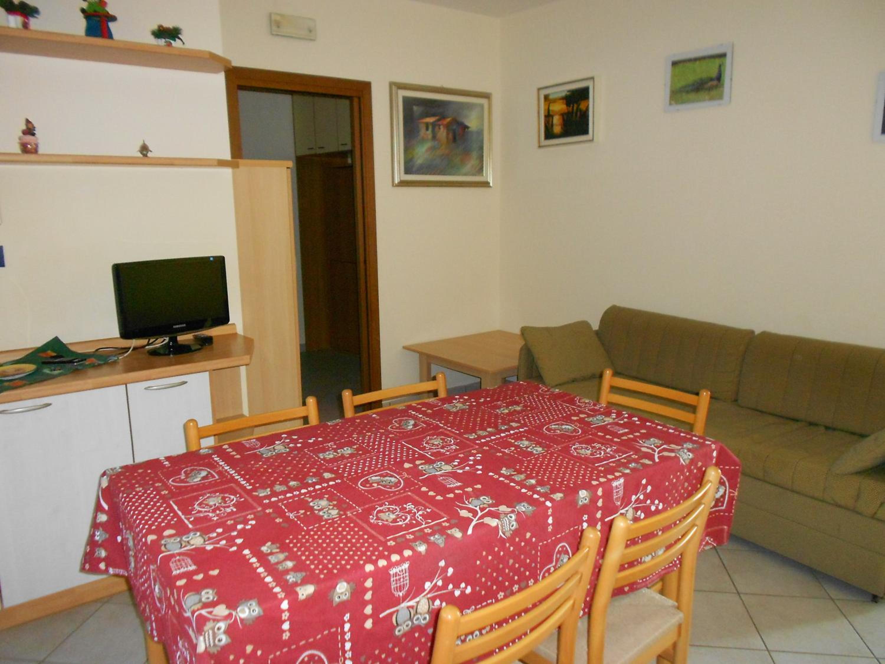 One-Bedroom Apartment photo 3