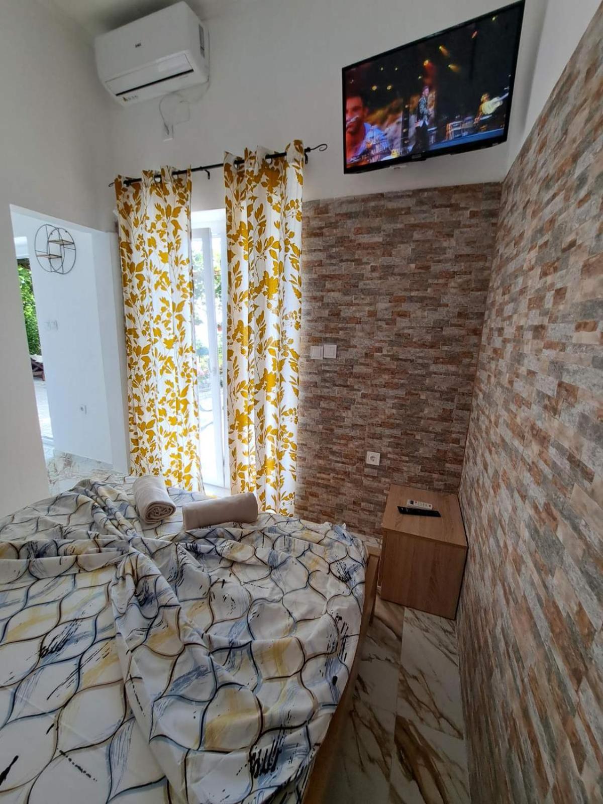 Deluxe Double Room with Sea View photo 3