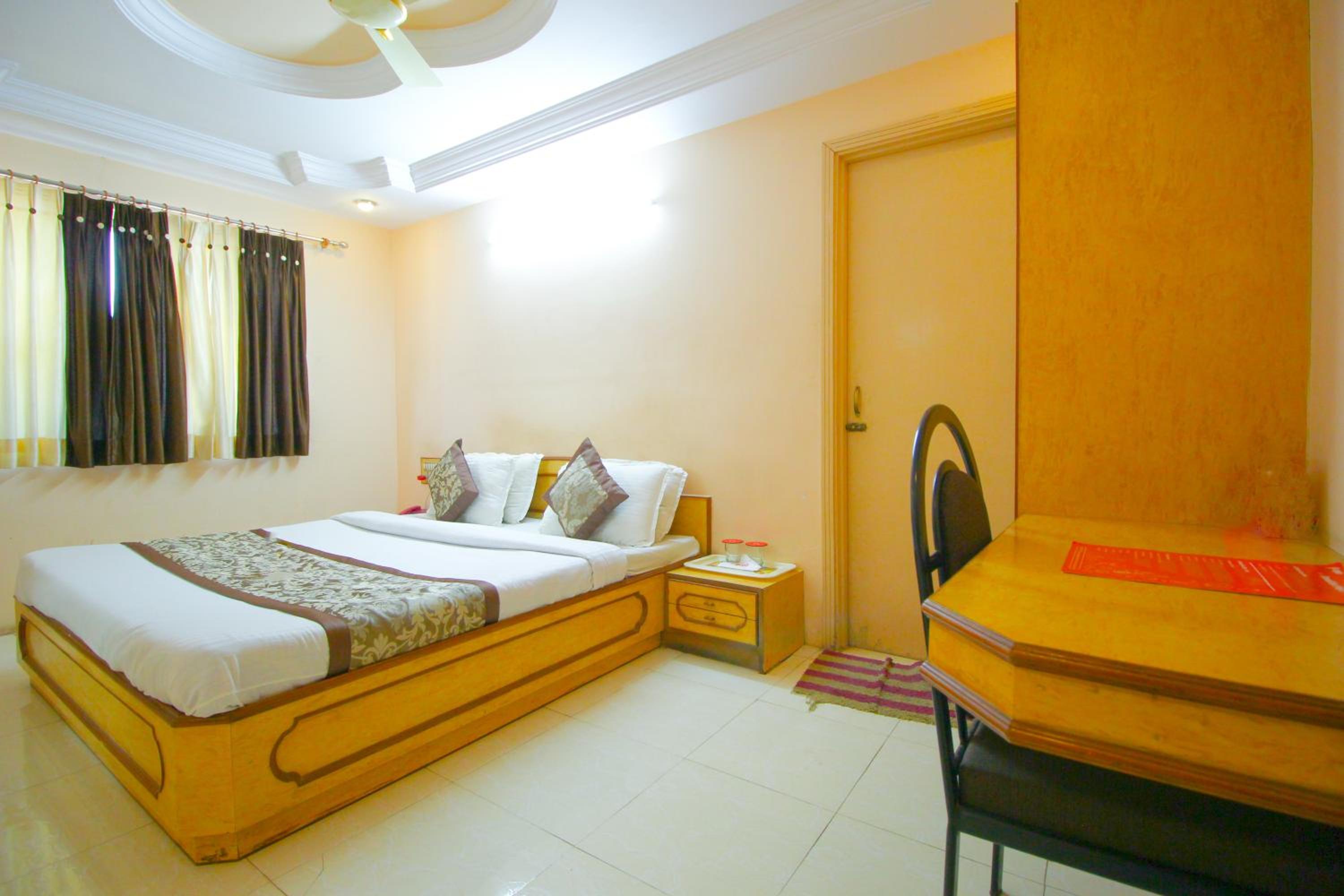 Standard Double Room with Fan photo 2