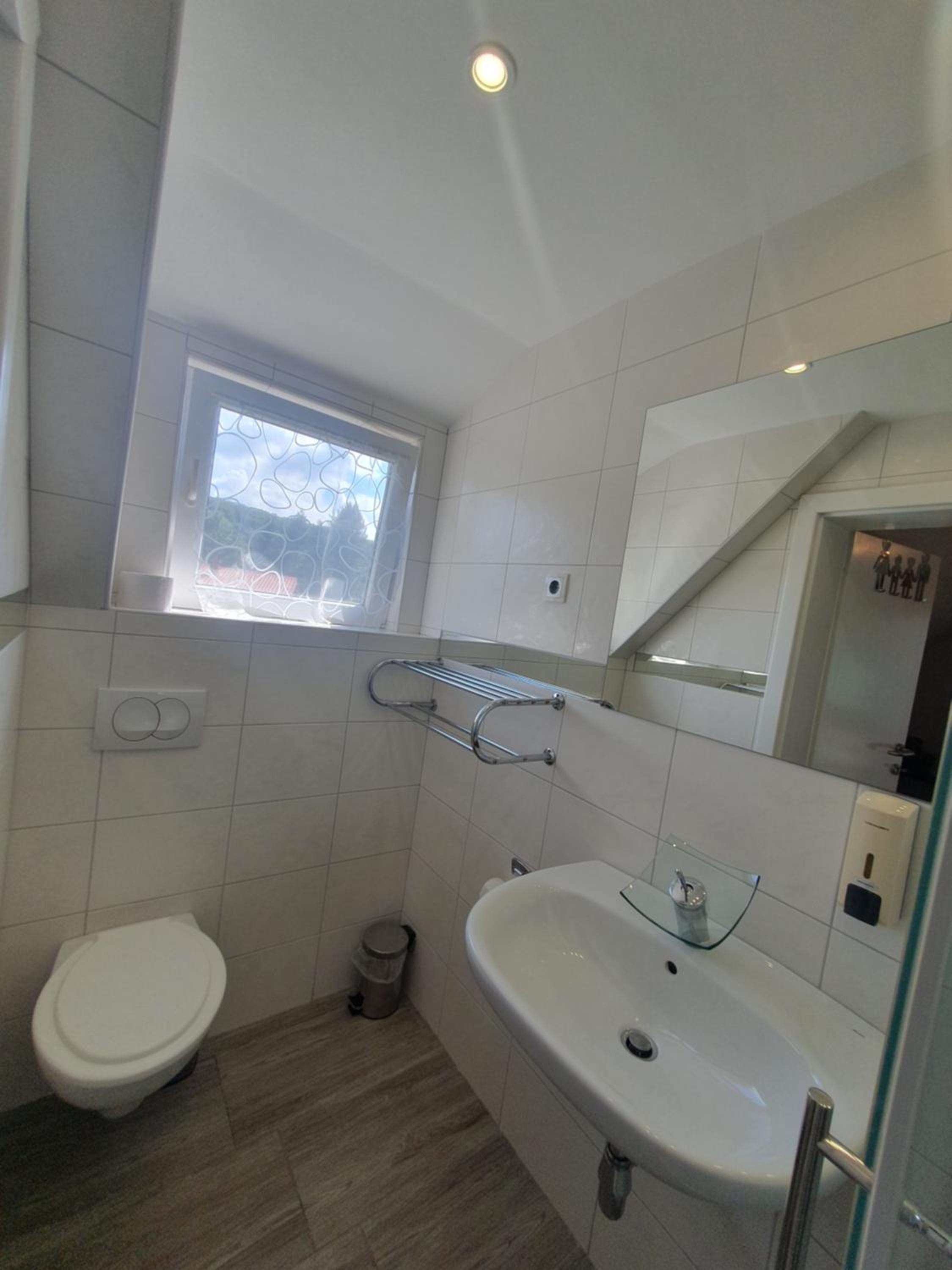 Double Room with Balcony - Photo 32