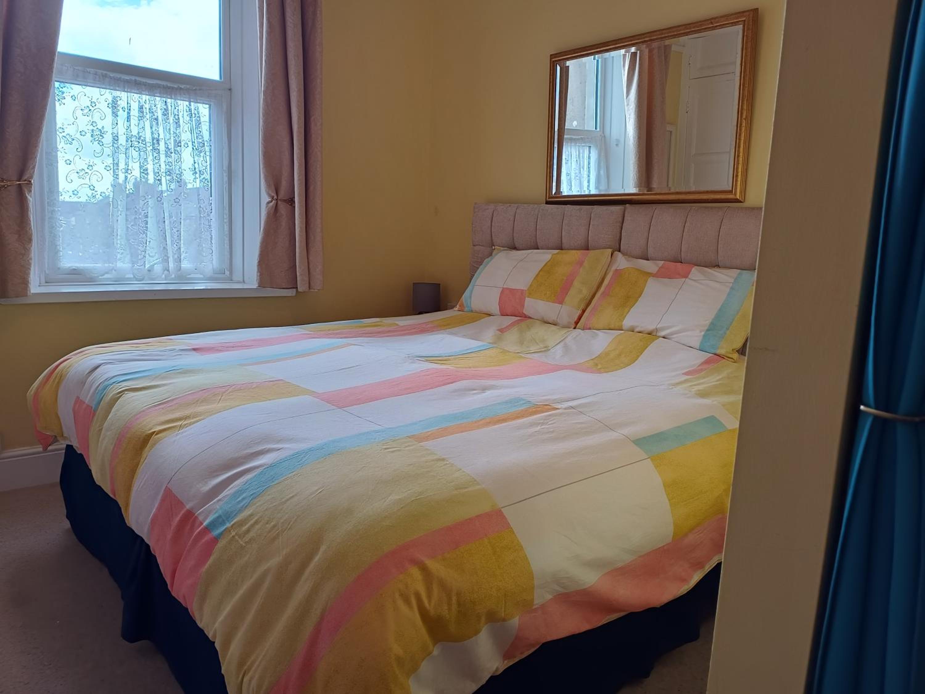 Twin Room with Bathroom photo 1