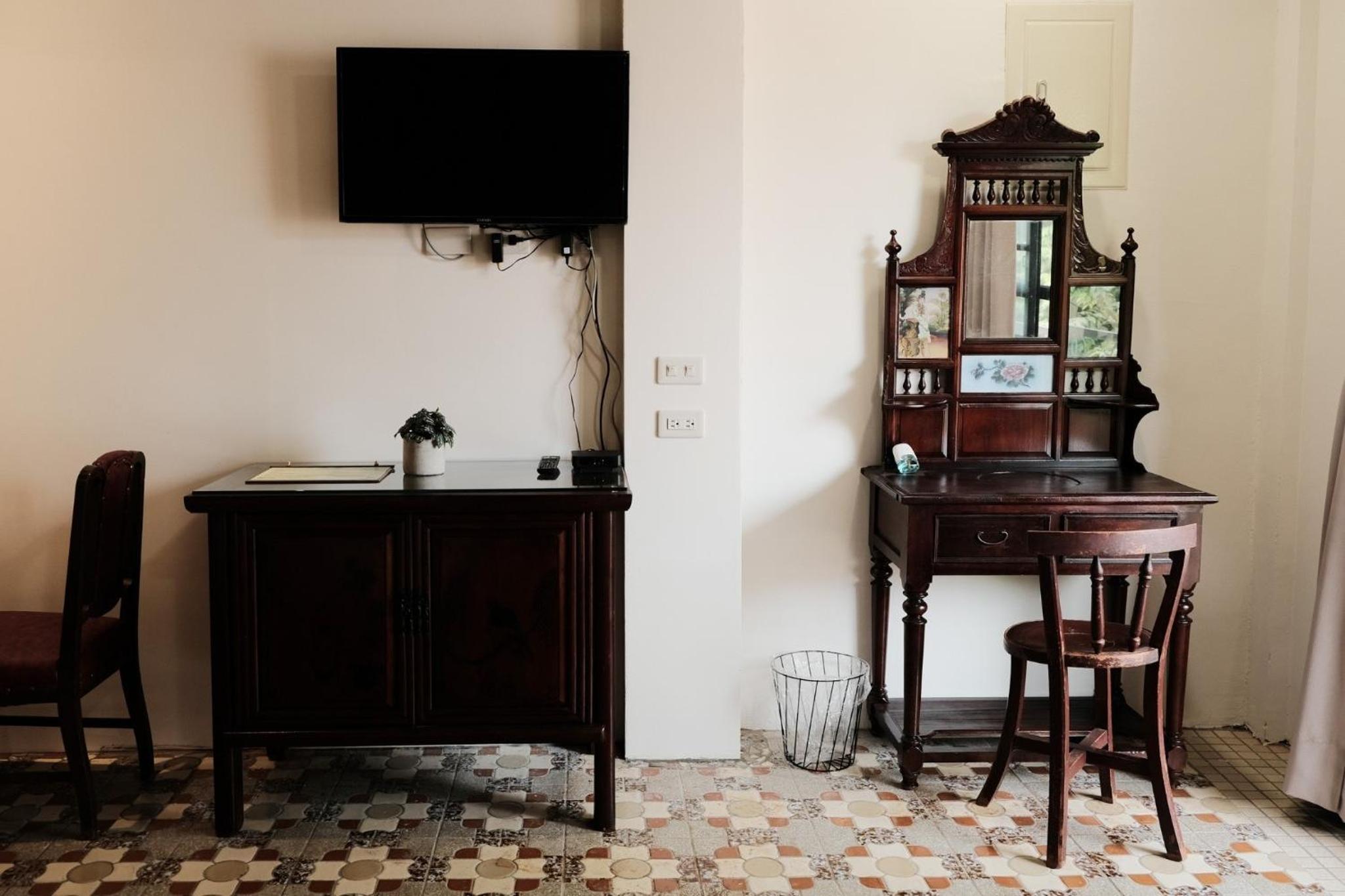 Quadruple Room with Private Bathroom photo 1