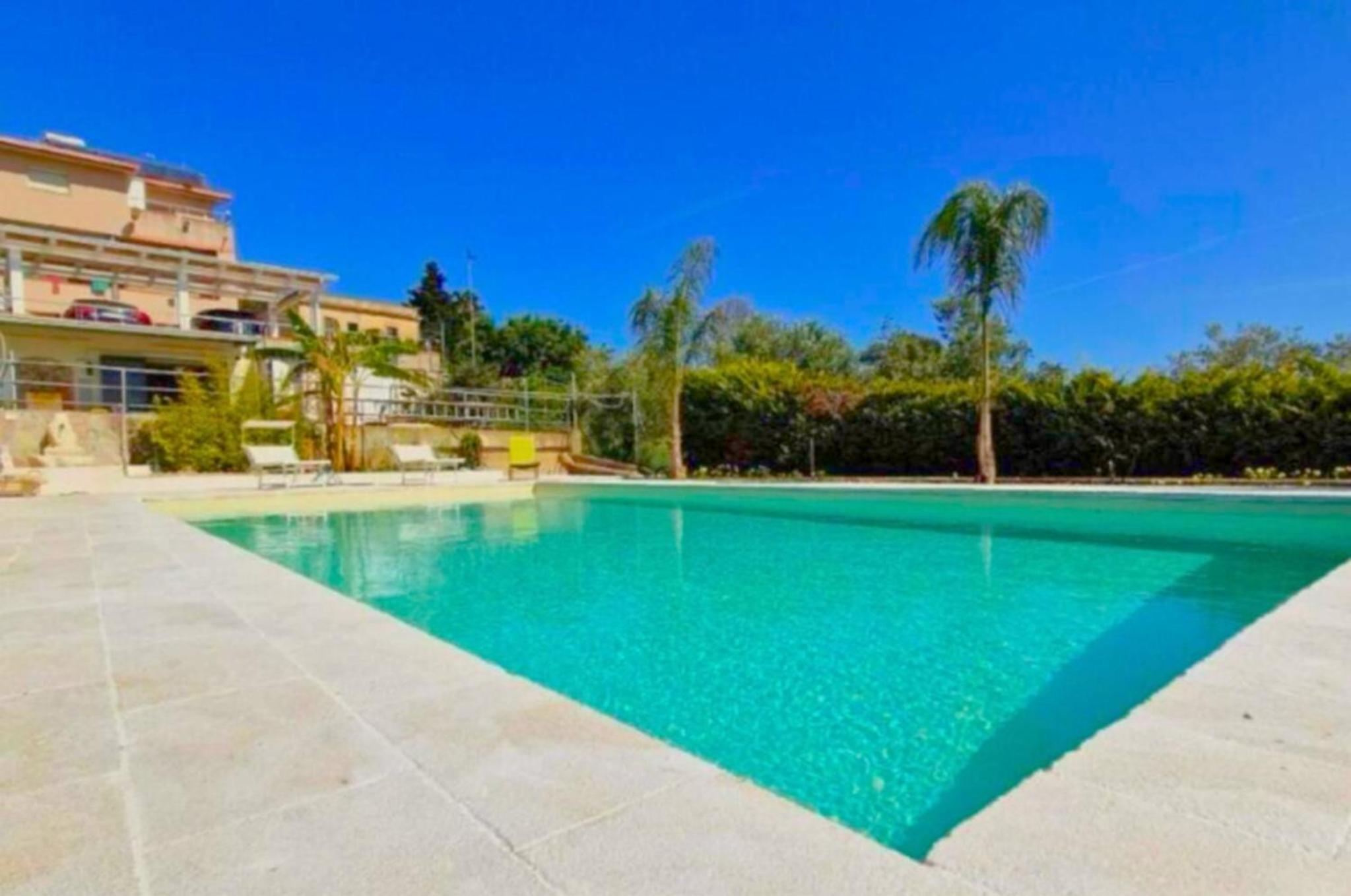 Standard Villa photo 2